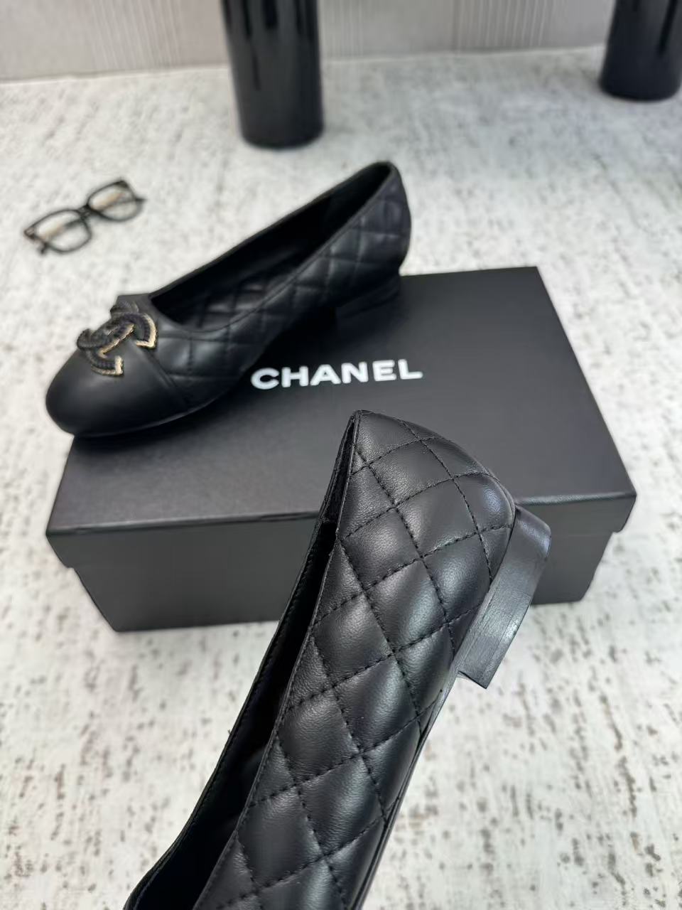 CHANE1 高品質ダブルCチェック柄レザーフラットシューズ【50％割引+送料無料】