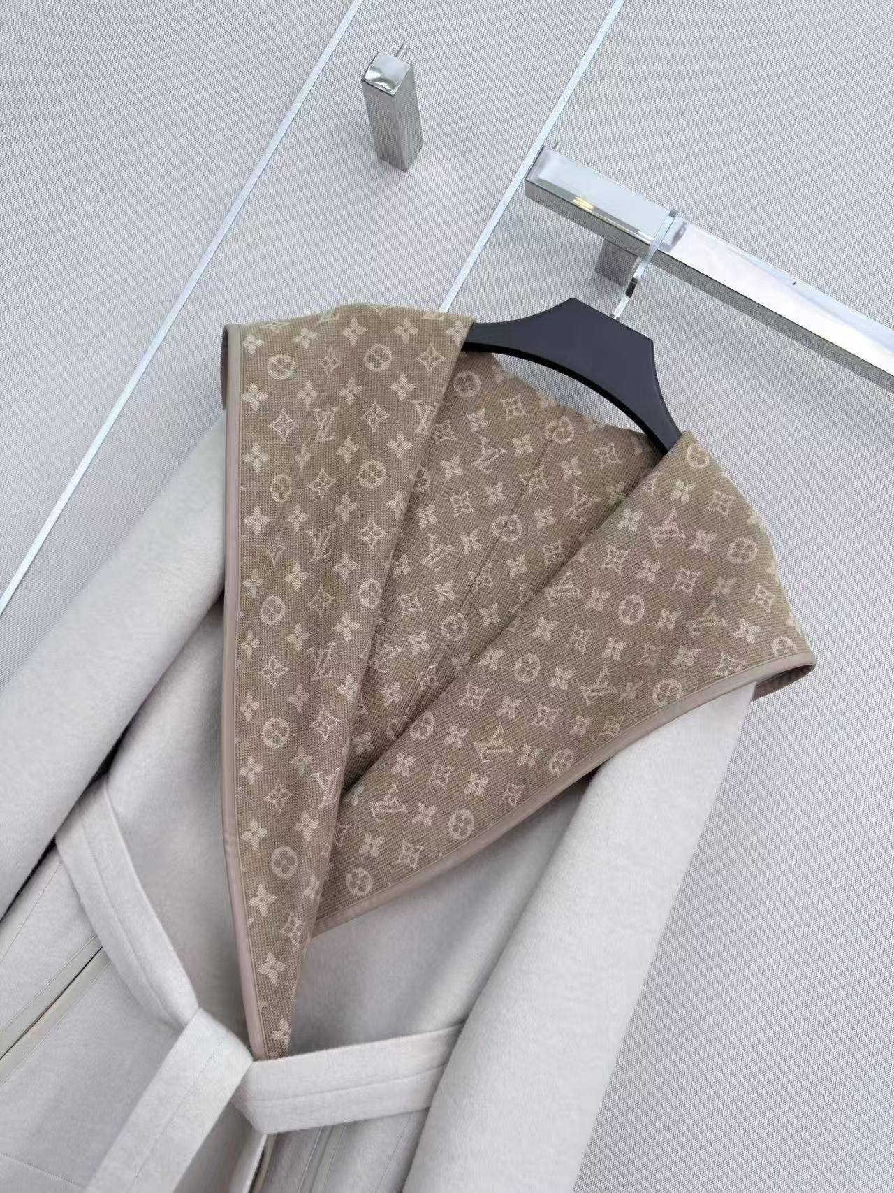 LV フード付きリバーシブルジャケット【50％割引+送料無料】