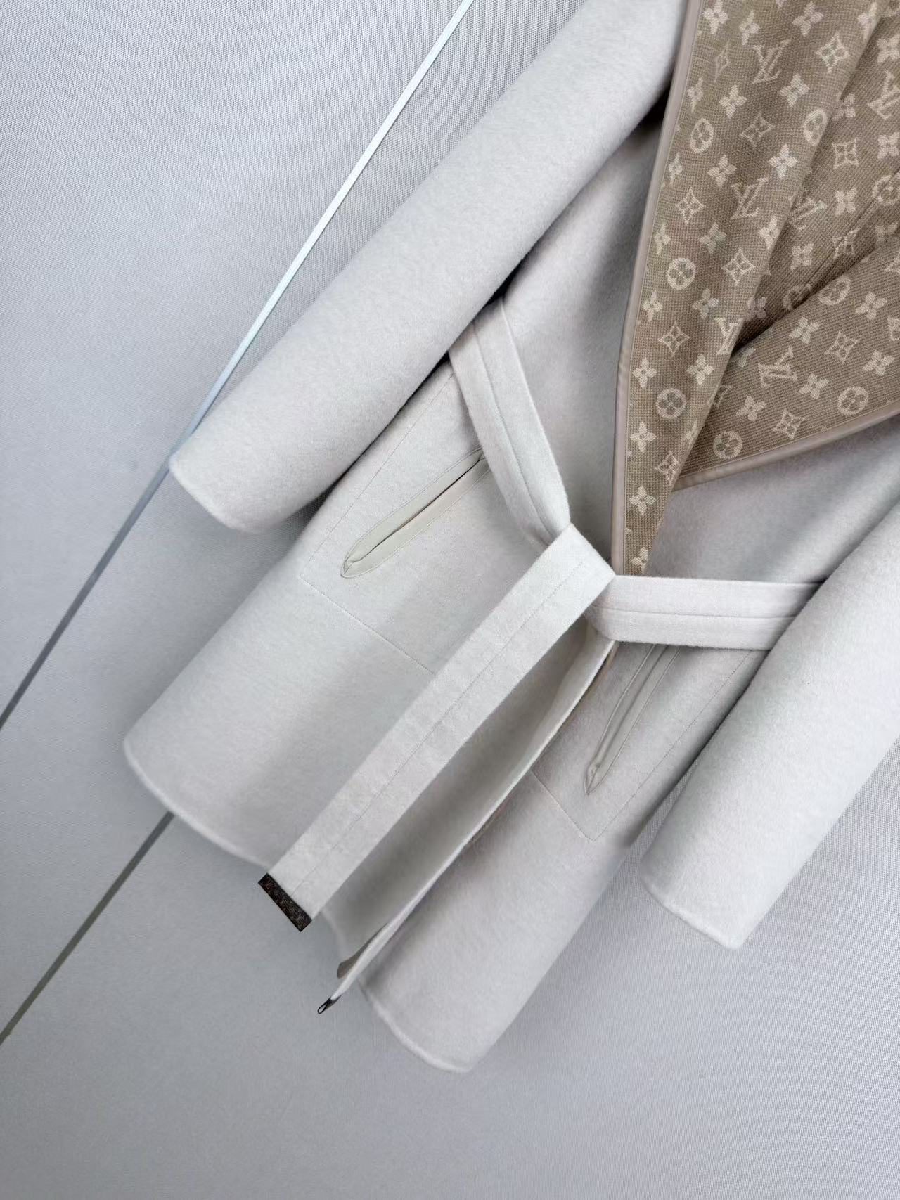 LV フード付きリバーシブルジャケット【50％割引+送料無料】