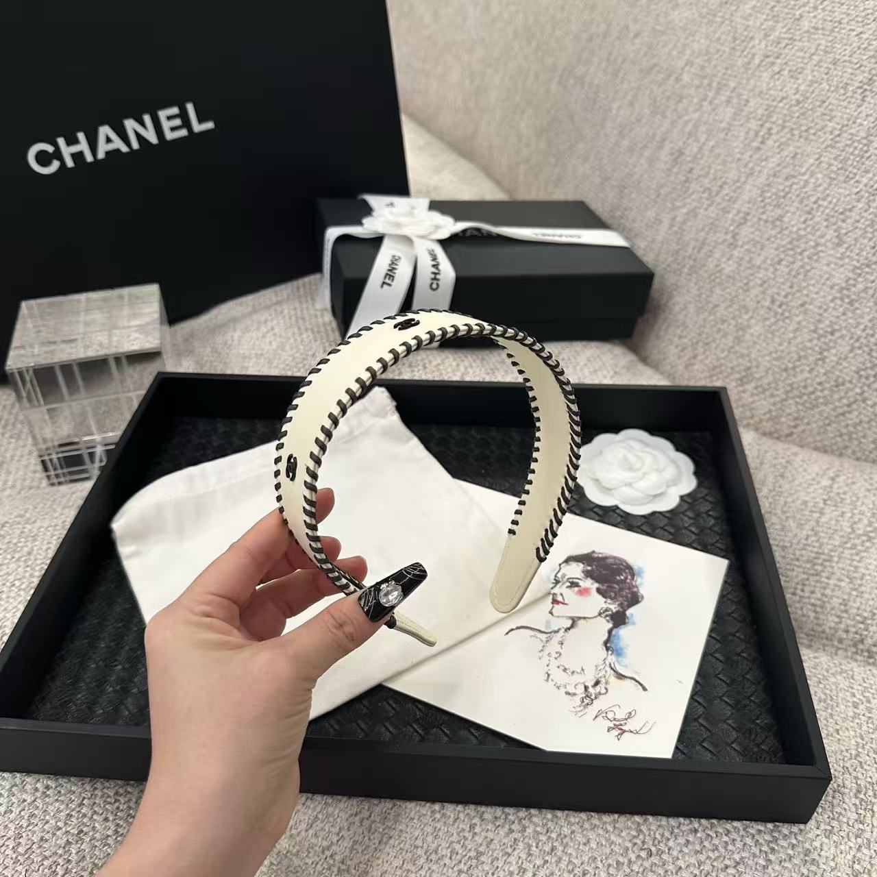 CHANEL ダブルC カチューシャ【50％割引+送料無料】