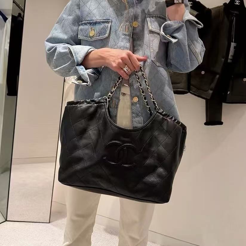 CHANEL ダブルC チェーン ショッピングバッグ【50％割引+送料無料】