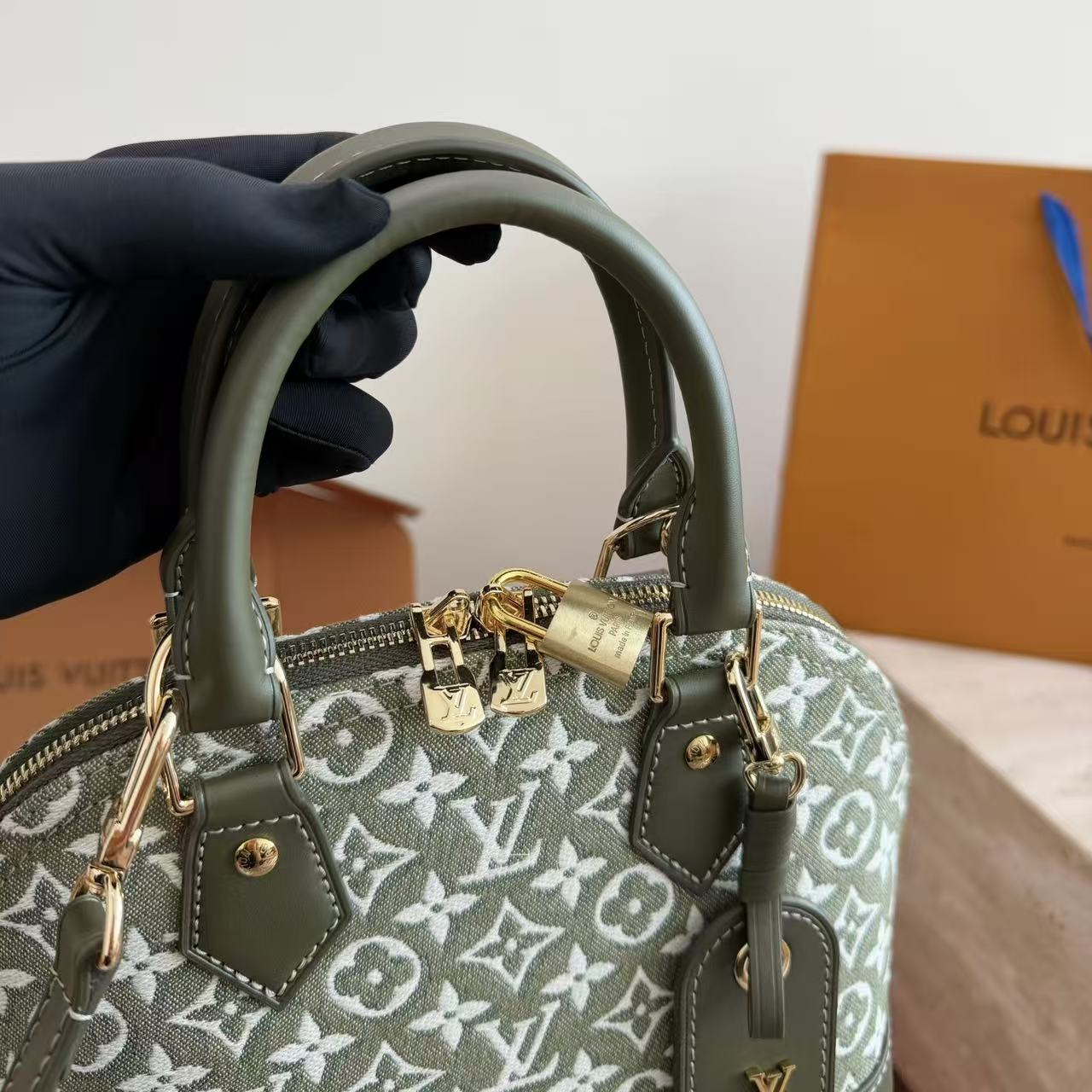 LV Alma BBシェル型ハンドバッグ【50％割引+送料無料】
