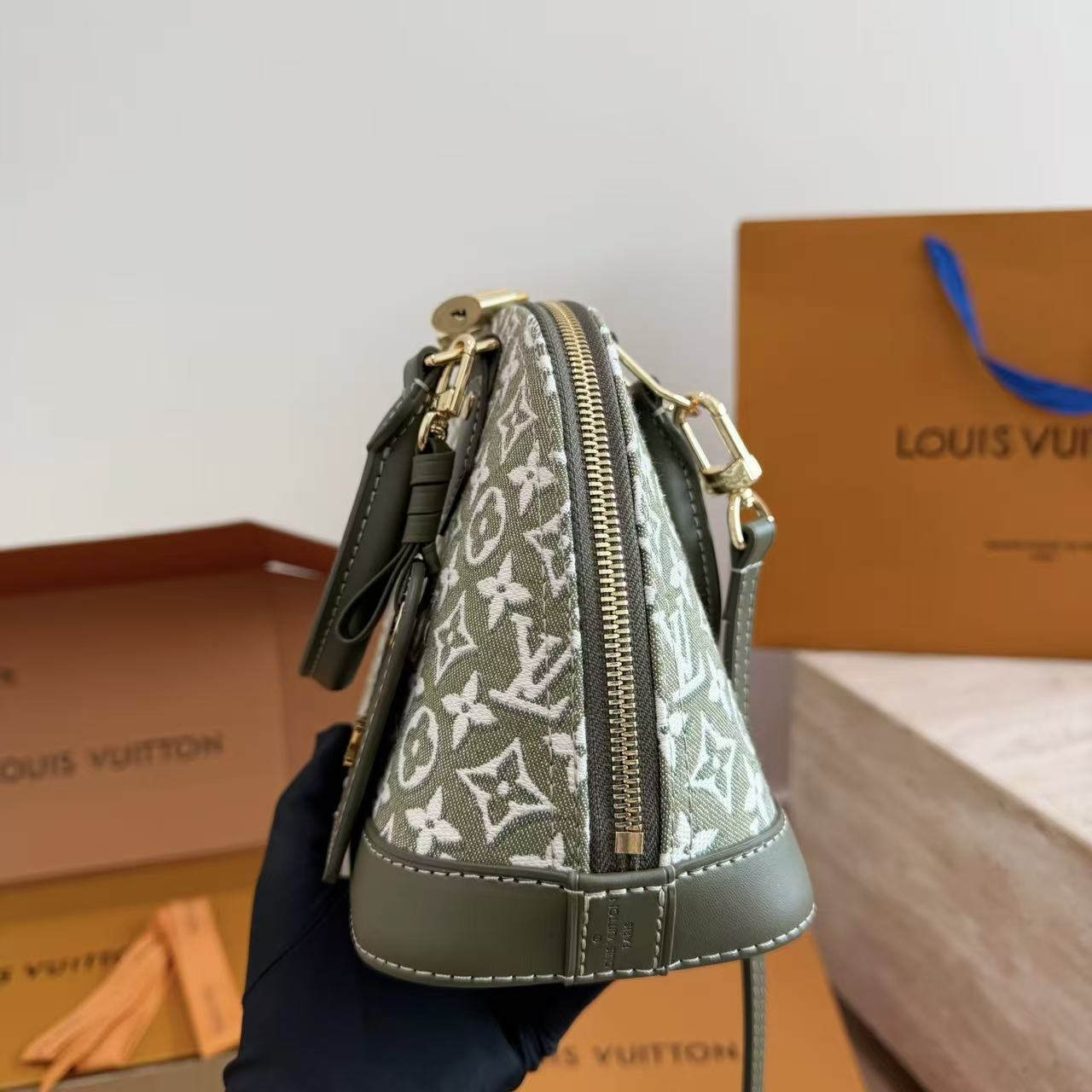 LV Alma BBシェル型ハンドバッグ【50％割引+送料無料】