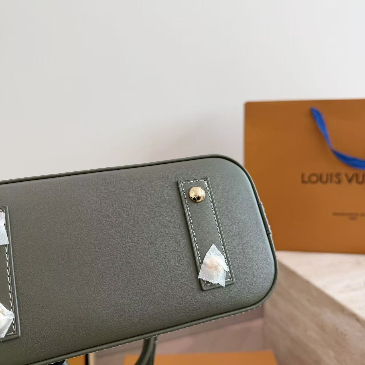 LV Alma BBシェル型ハンドバッグ【50％割引+送料無料】