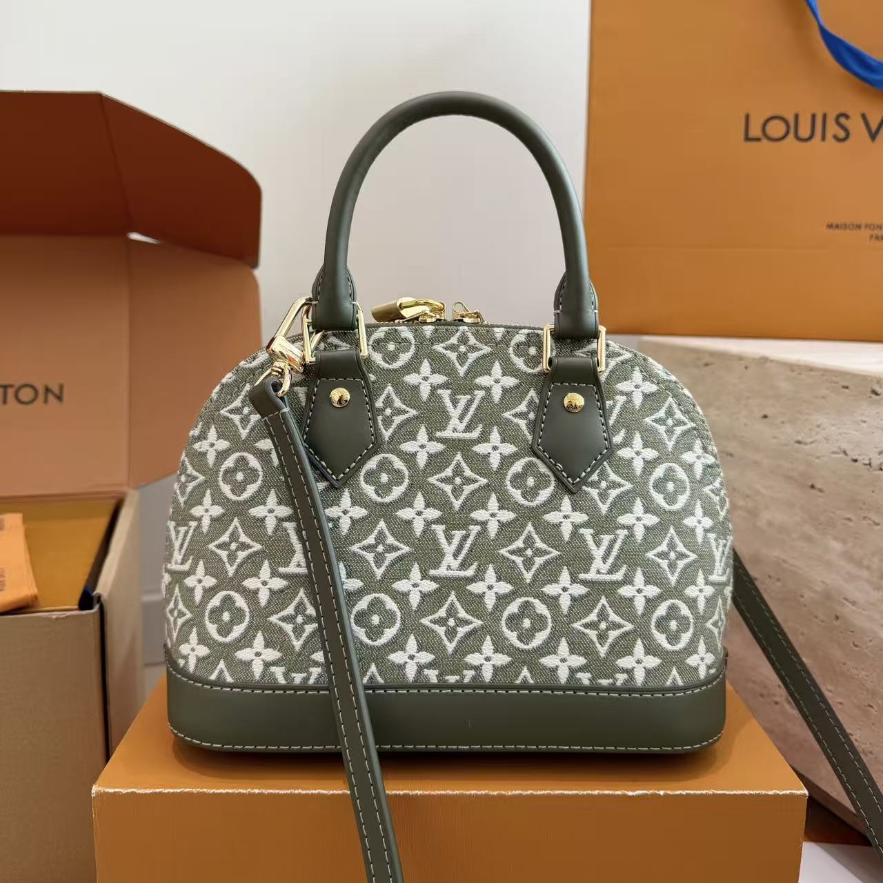 LV Alma BBシェル型ハンドバッグ【50％割引+送料無料】