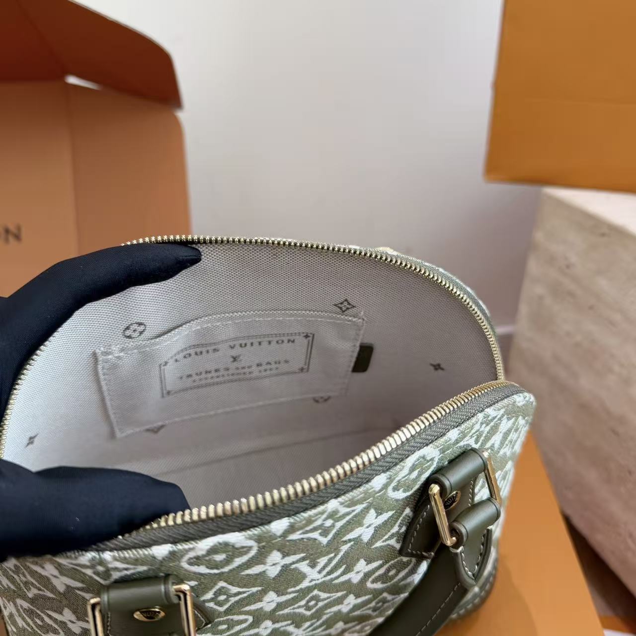 LV Alma BBシェル型ハンドバッグ【50％割引+送料無料】