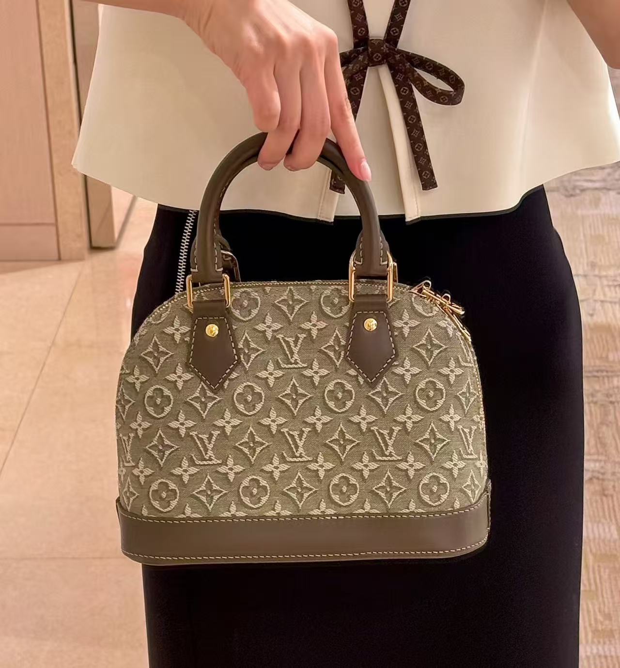 LV Alma BBシェル型ハンドバッグ【50％割引+送料無料】