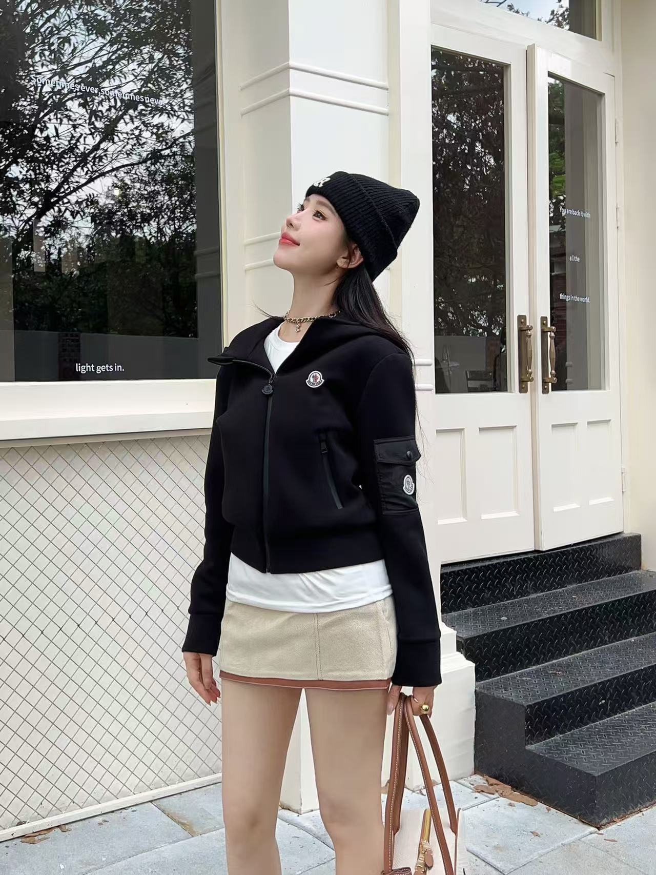 MONCLER フード付きジップアップジャケット【50％割引+送料無料】