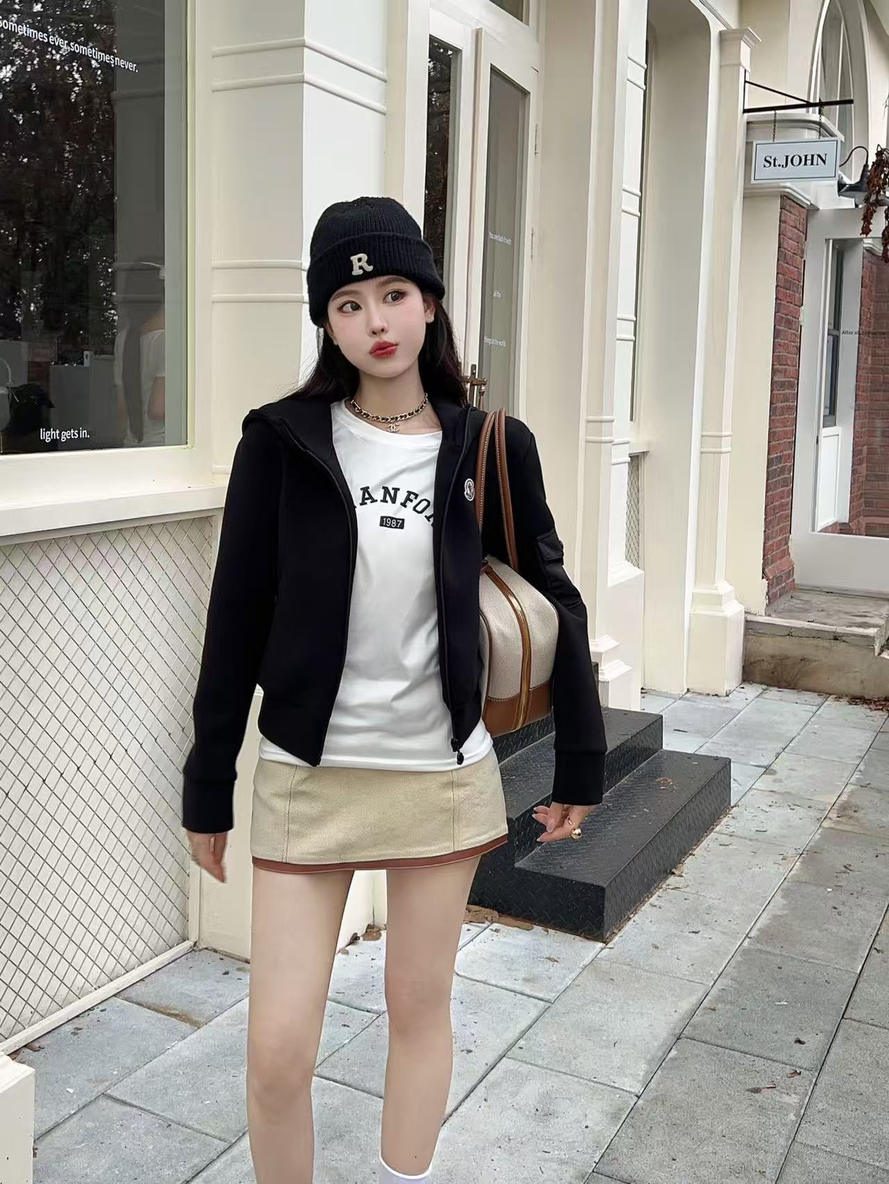 MONCLER フード付きジップアップジャケット【50％割引+送料無料】