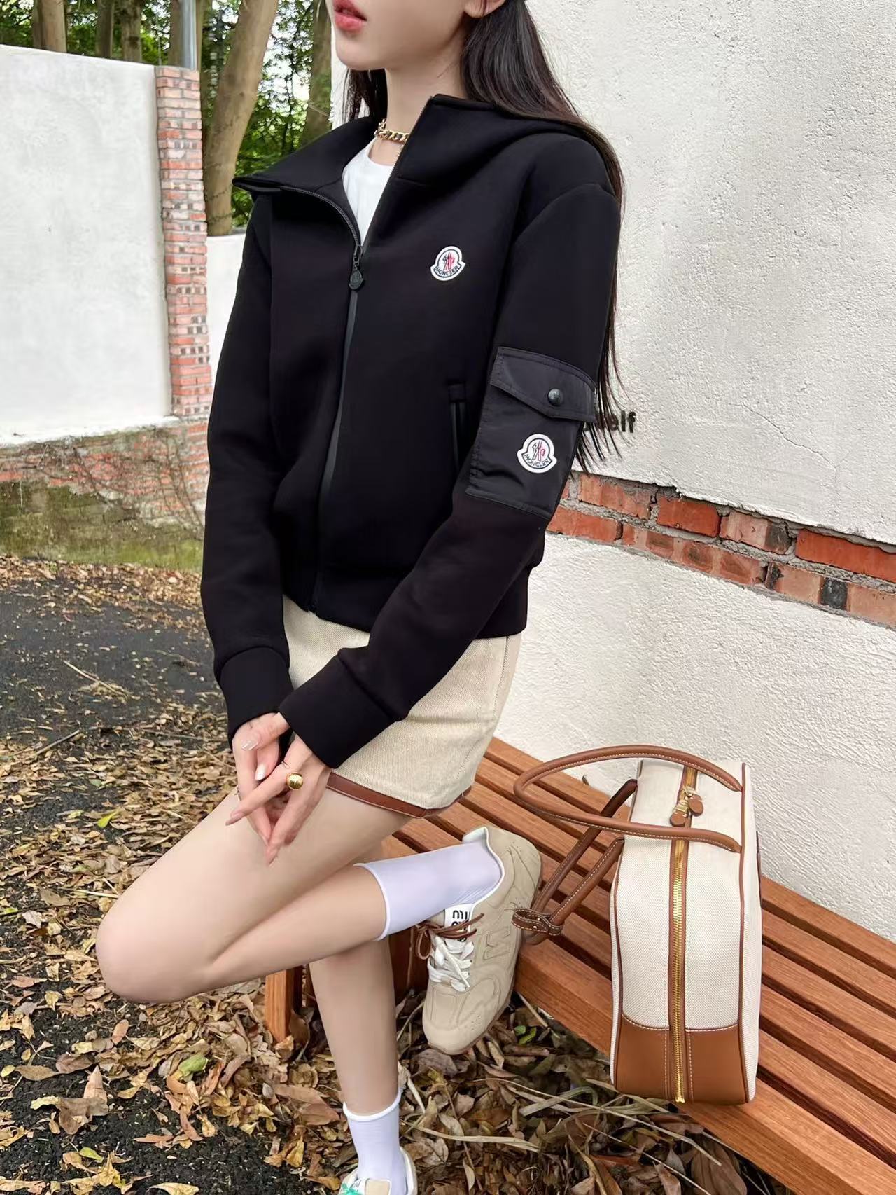 MONCLER フード付きジップアップジャケット【50％割引+送料無料】