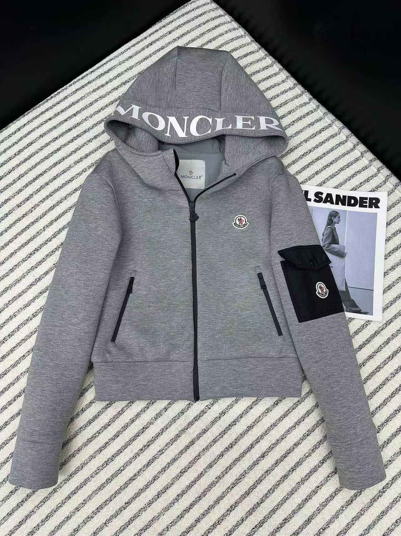 MONCLER フード付きジップアップジャケット【50％割引+送料無料】
