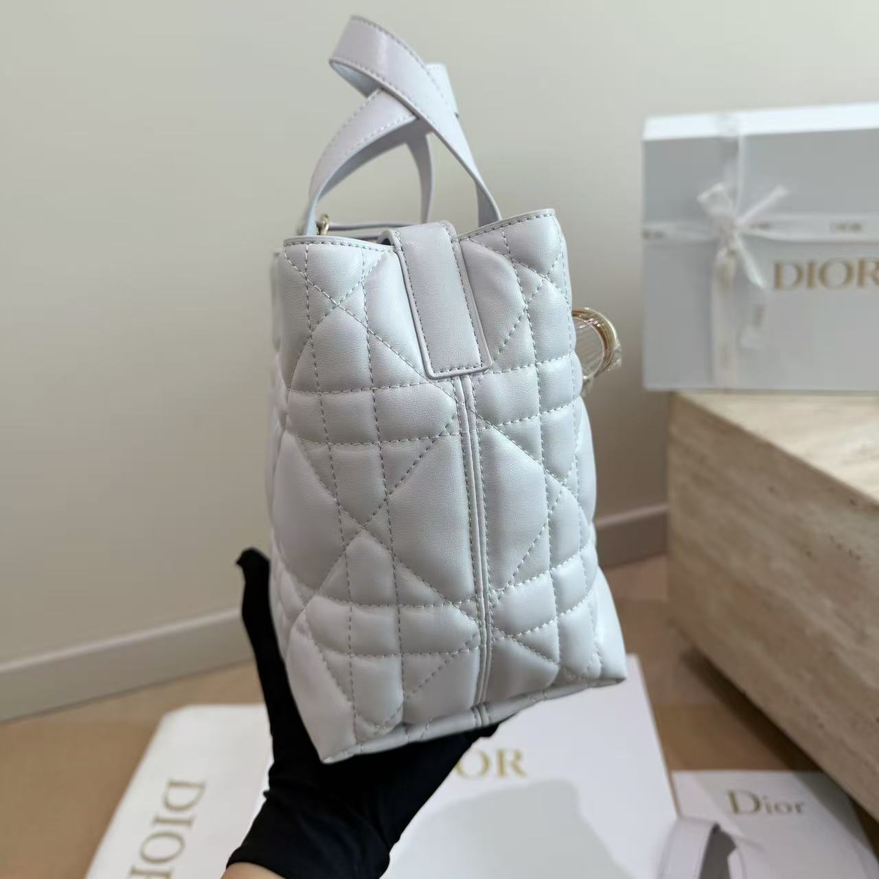 Dior 牛革ハンドバッグ【50％割引+送料無料】