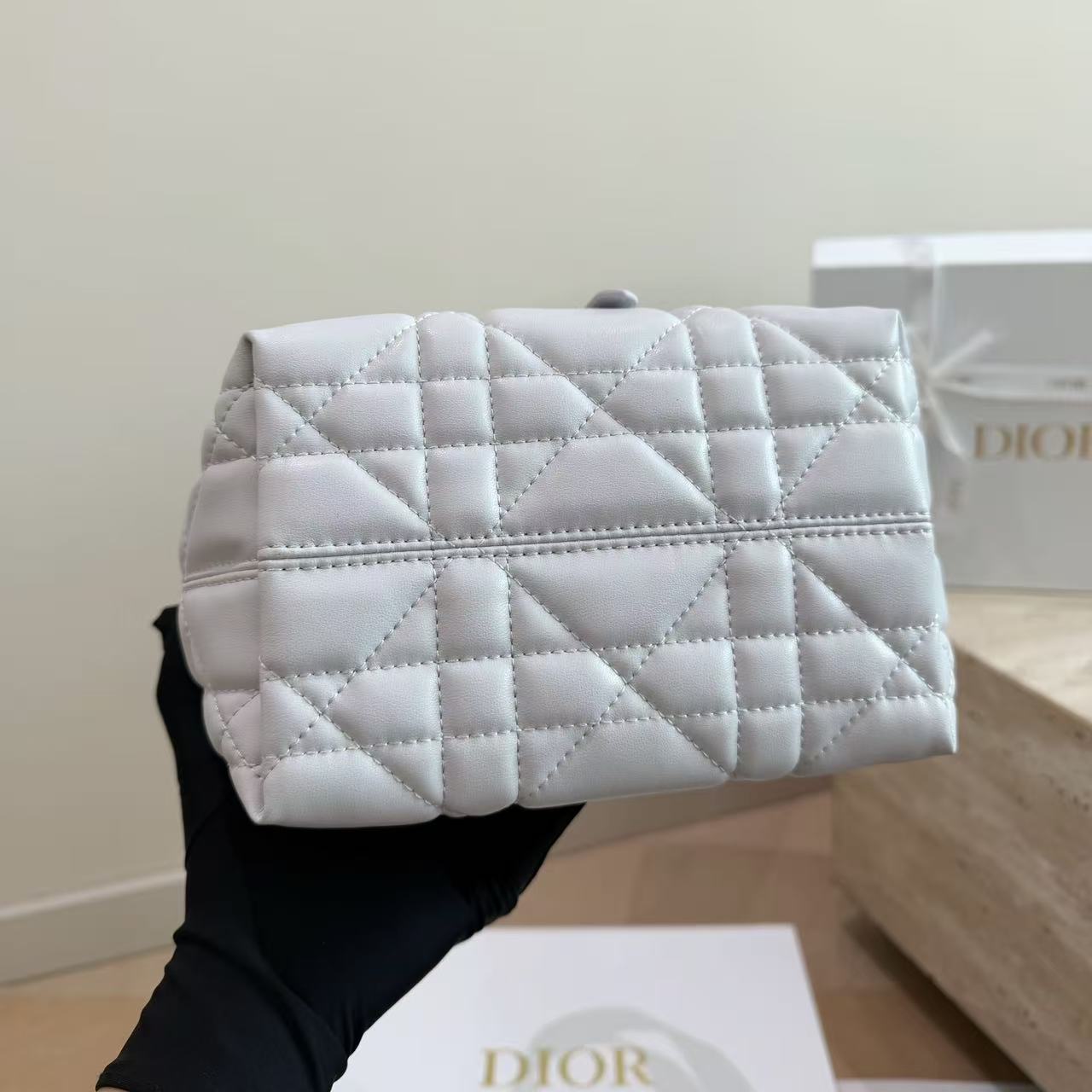 Dior 牛革ハンドバッグ【50％割引+送料無料】