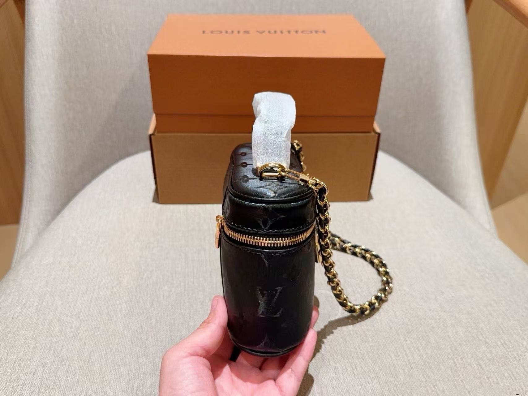 LV ブラック・モノグラム チェーンバッグ【50％割引+送料無料】