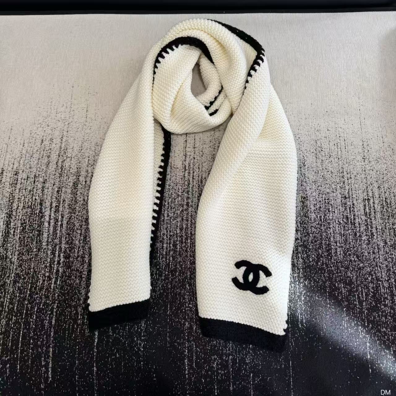 CHANE1 ブラック＆ホワイト ウールスカーフ【50％割引+送料無料】