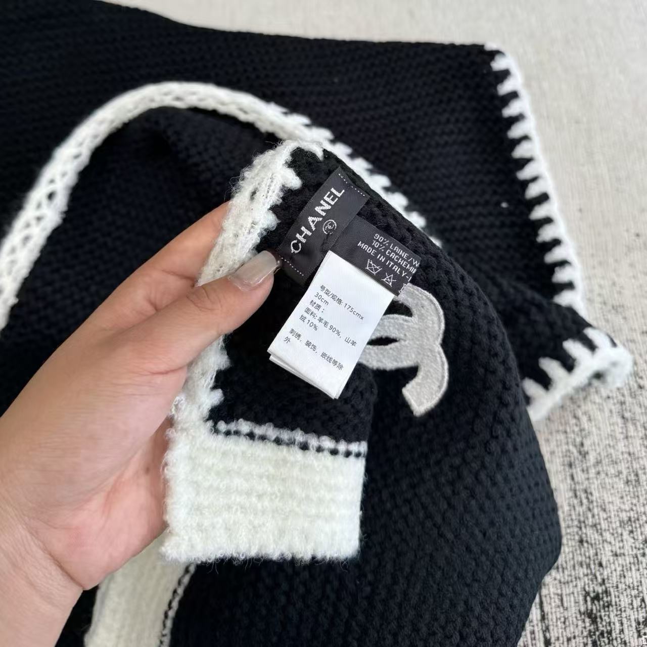 CHANE1 ブラック＆ホワイト ウールスカーフ【50％割引+送料無料】