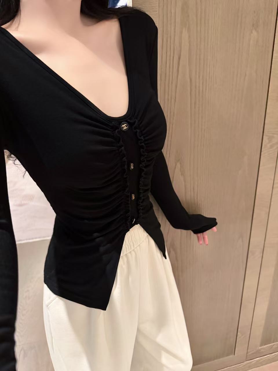 CHANE1 シンプルVネック長袖Tシャツ【50％割引+送料無料】