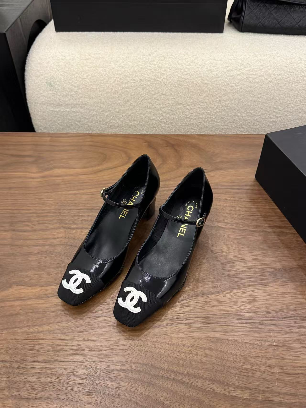 CHANE1 高品質ダブルCハイヒール【50％割引+送料無料】
