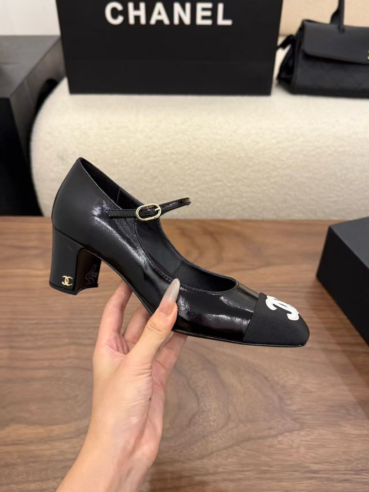 CHANE1 高品質ダブルCハイヒール【50％割引+送料無料】