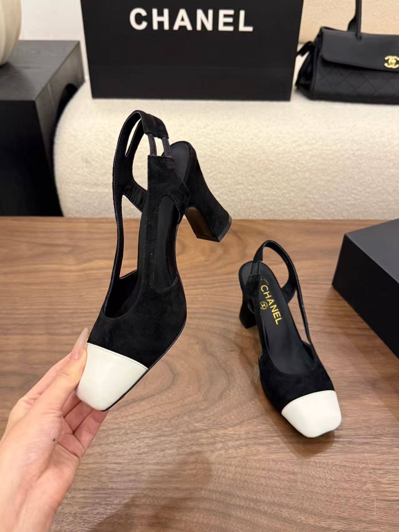CHANEL 高品質ラムスキン ハイヒール【50％割引+送料無料】