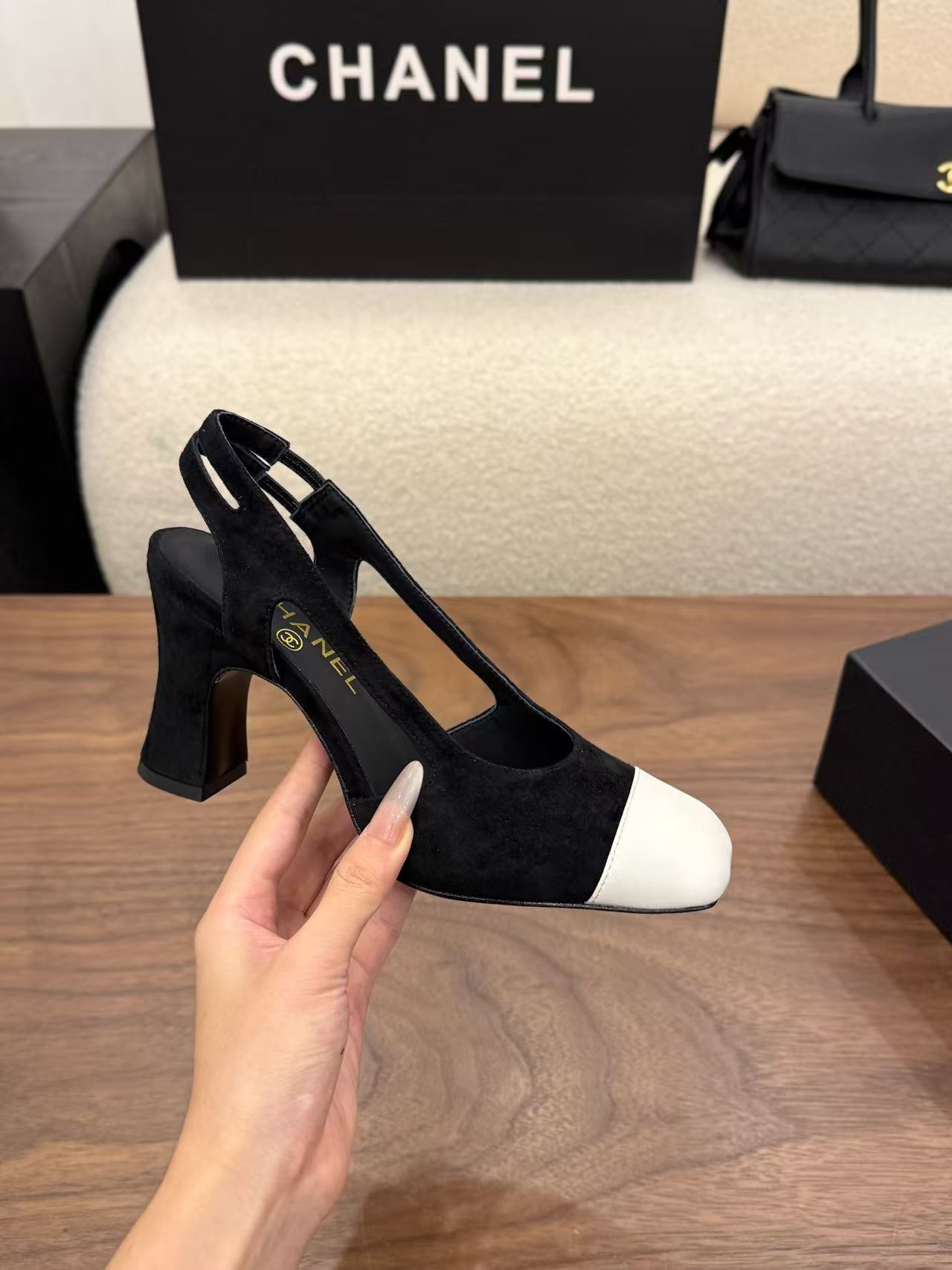 CHANEL 高品質ラムスキン ハイヒール【50％割引+送料無料】