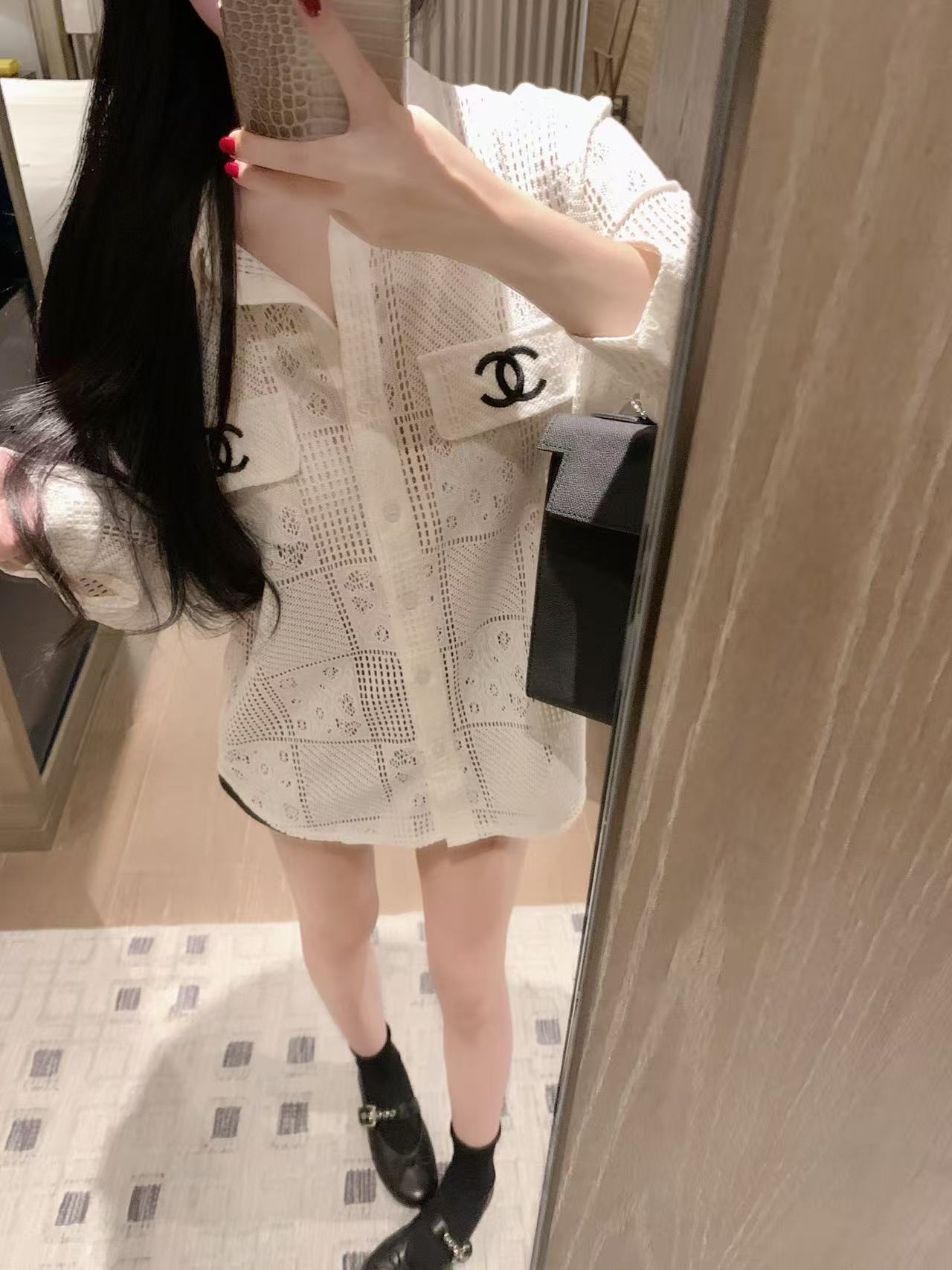 CHANEL ダブルC 透かし彫りシャツ【50％割引+送料無料】