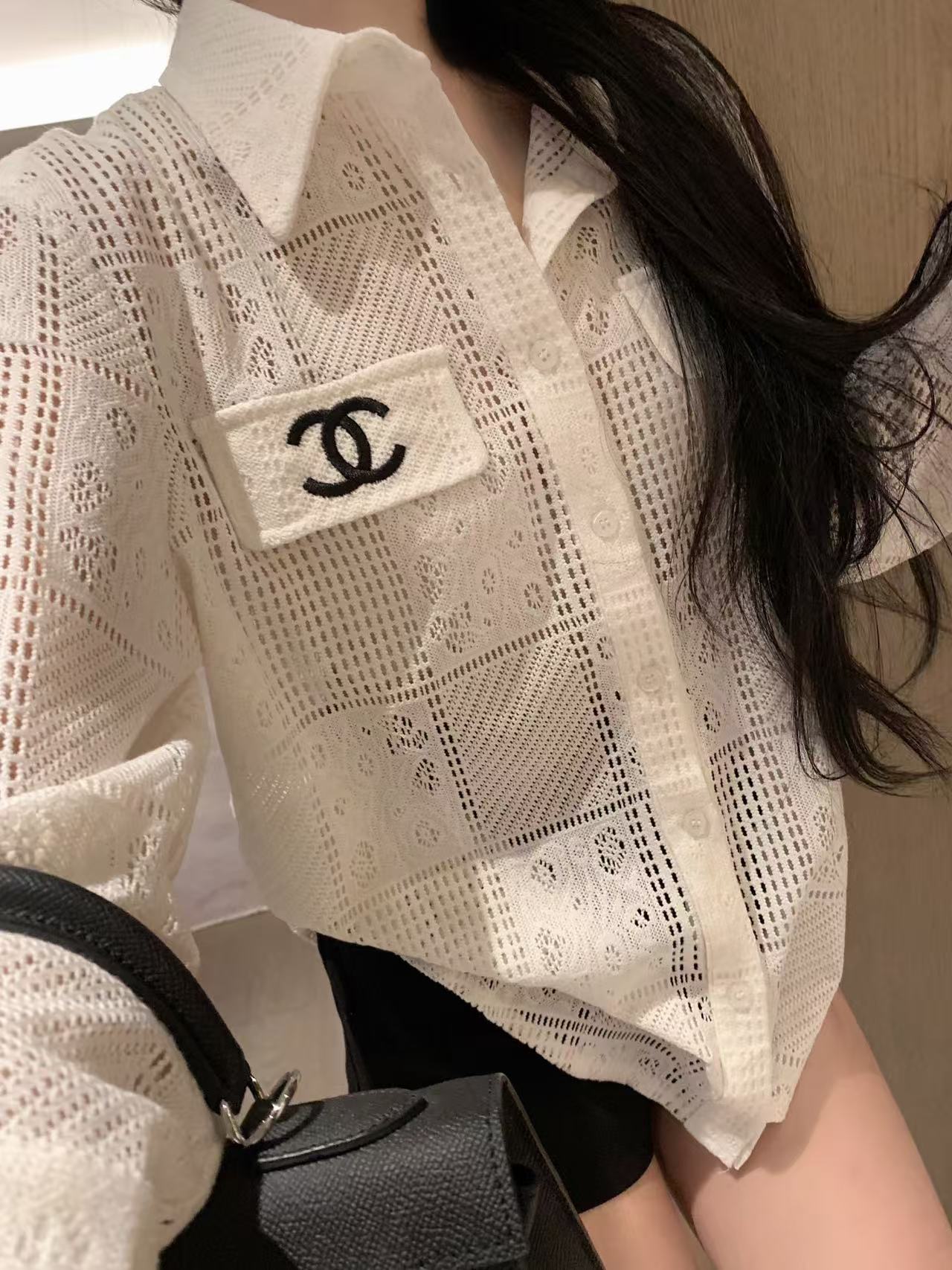 CHANEL ダブルC 透かし彫りシャツ【50％割引+送料無料】