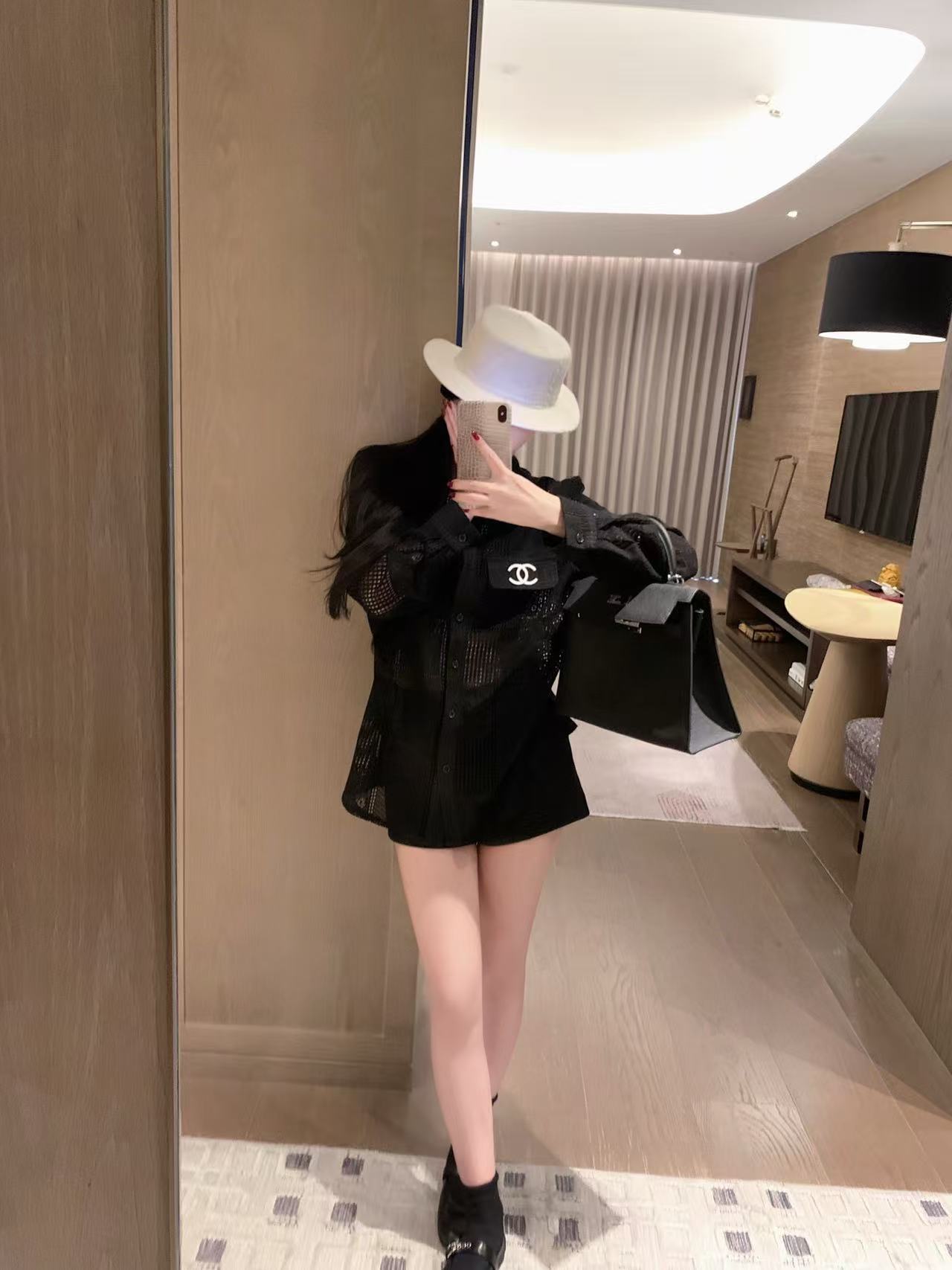 CHANEL ダブルC 透かし彫りシャツ【50％割引+送料無料】