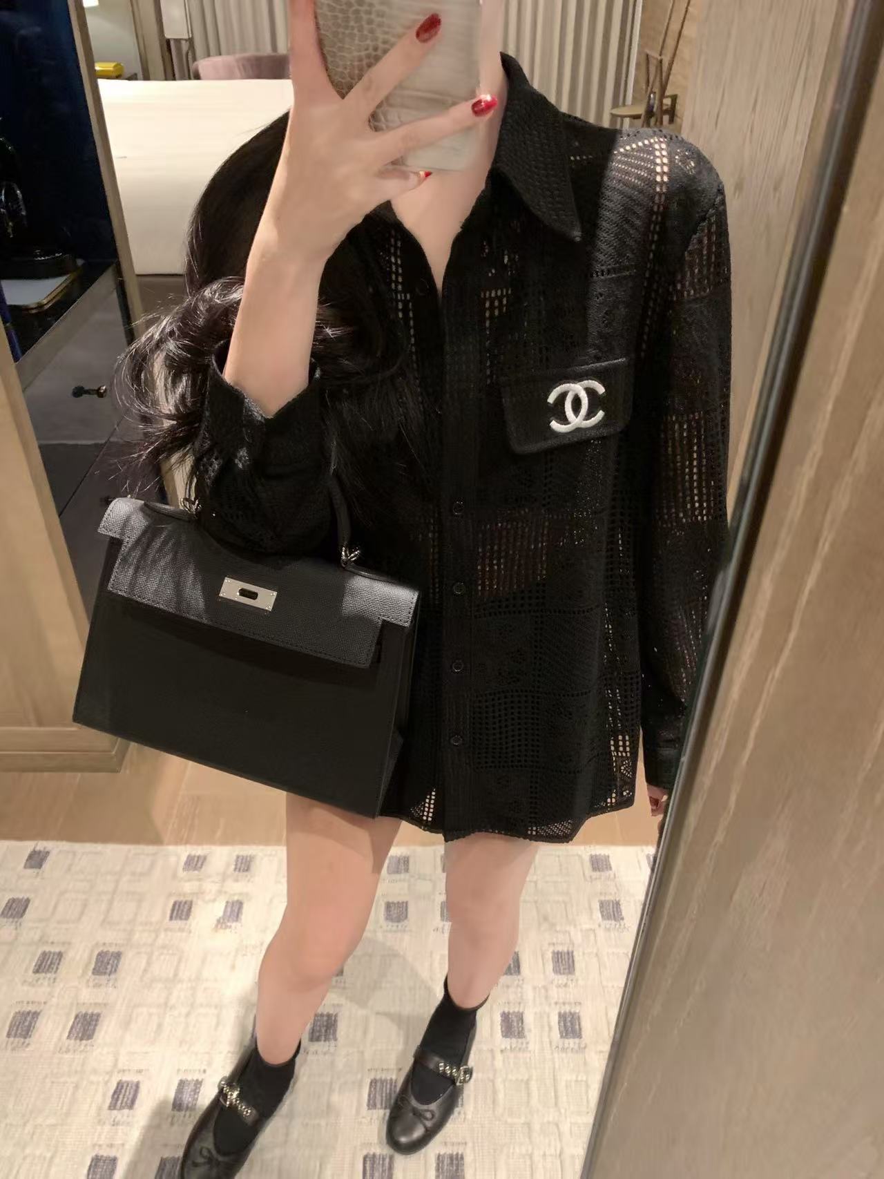 CHANEL ダブルC 透かし彫りシャツ【50％割引+送料無料】