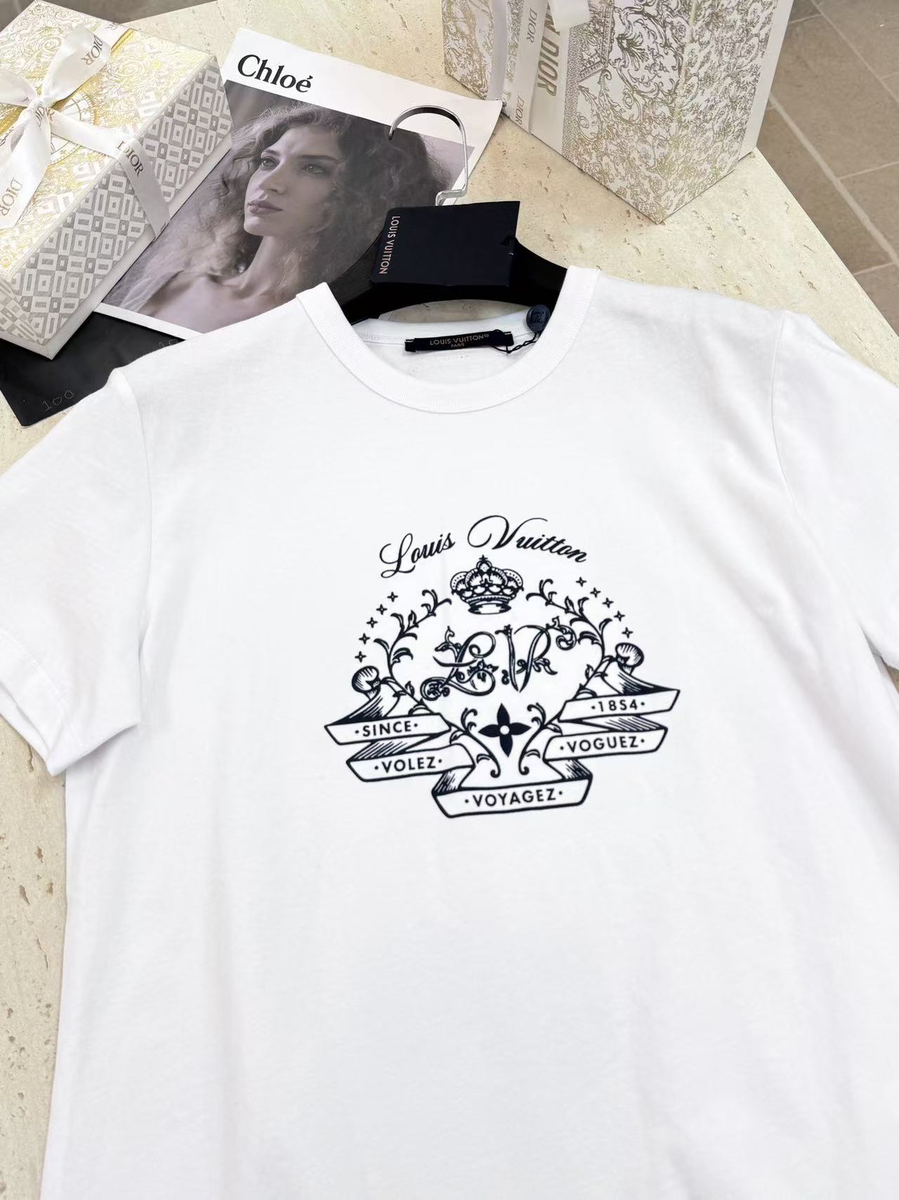 LVプリント半袖Tシャツ【50％割引+送料無料】