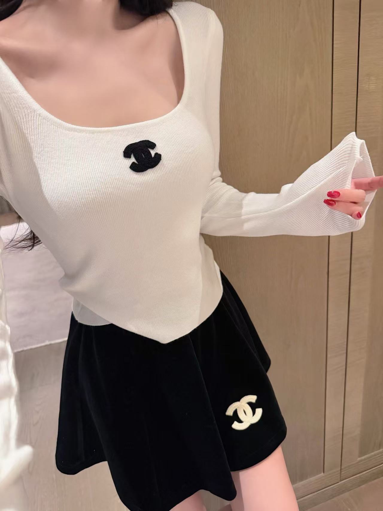 CHANE1 ダブルC Tシャツ＋スカート ツーピースセット【50％割引+送料無料】