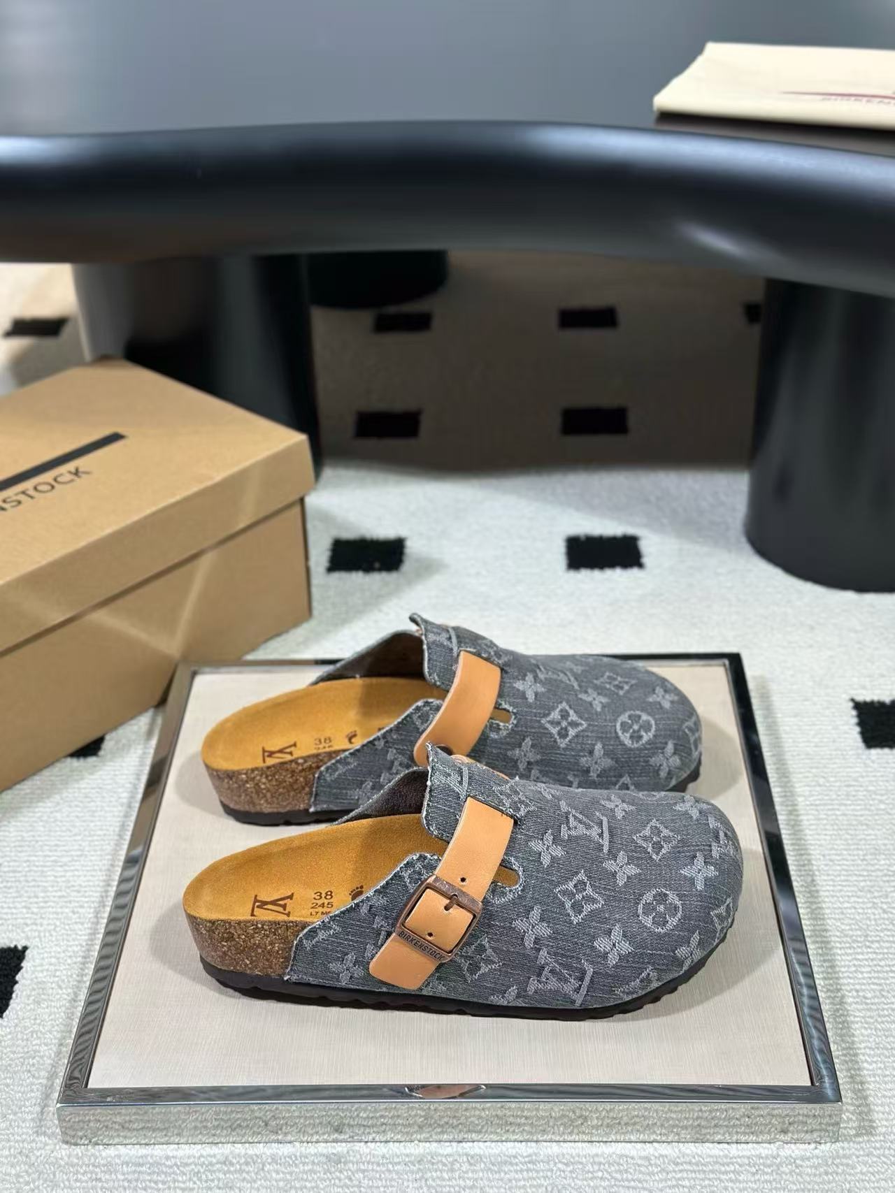 LV 高品質プリントフラットシューズ【50％割引+送料無料】