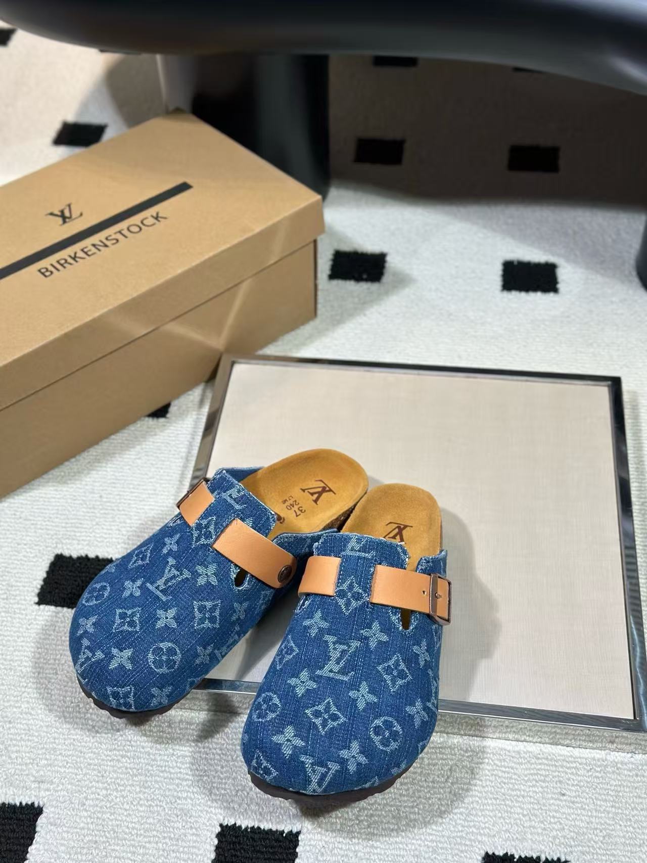 LV 高品質プリントフラットシューズ【50％割引+送料無料】