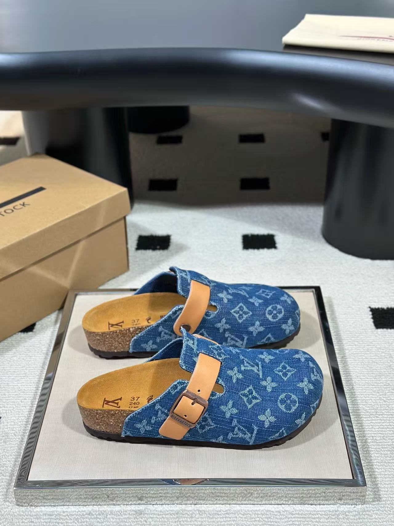 LV 高品質プリントフラットシューズ【50％割引+送料無料】