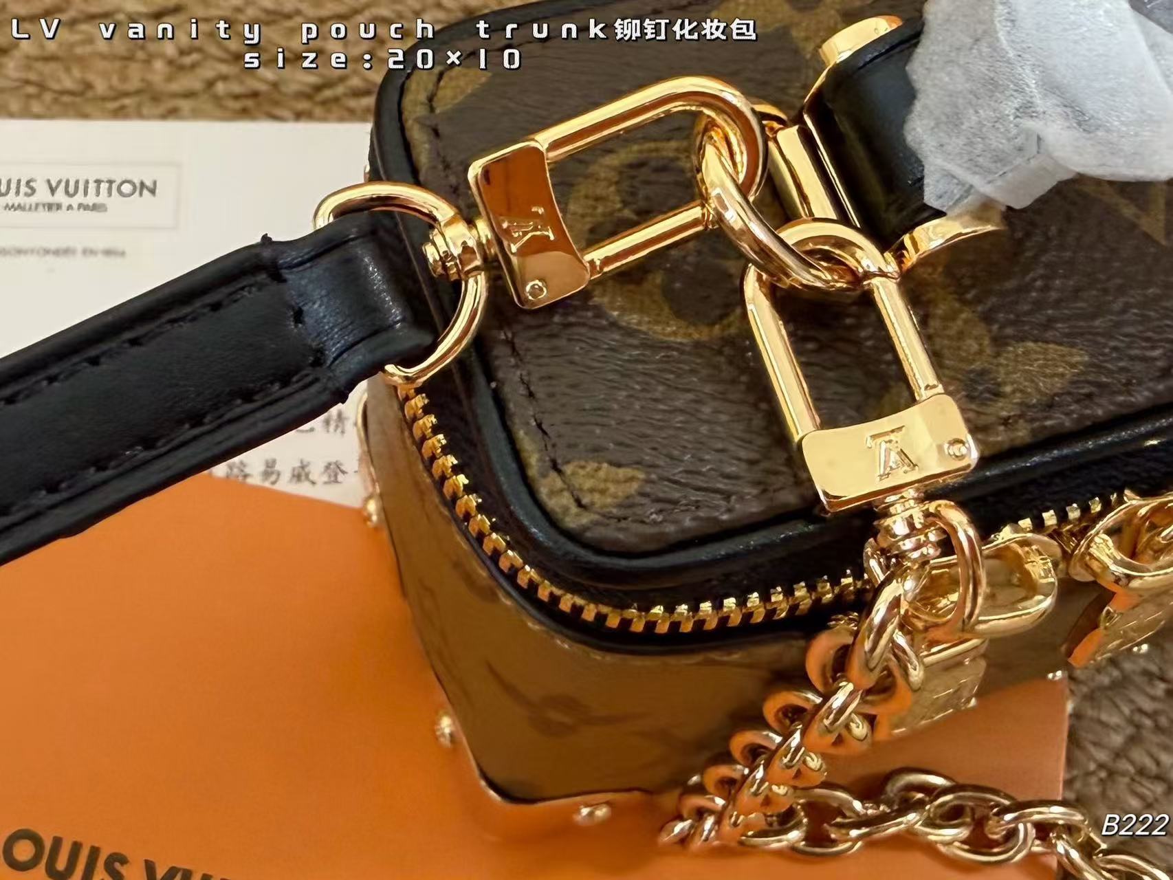 LV スタッズ＆チェーン コスメポーチ【50％割引+送料無料】