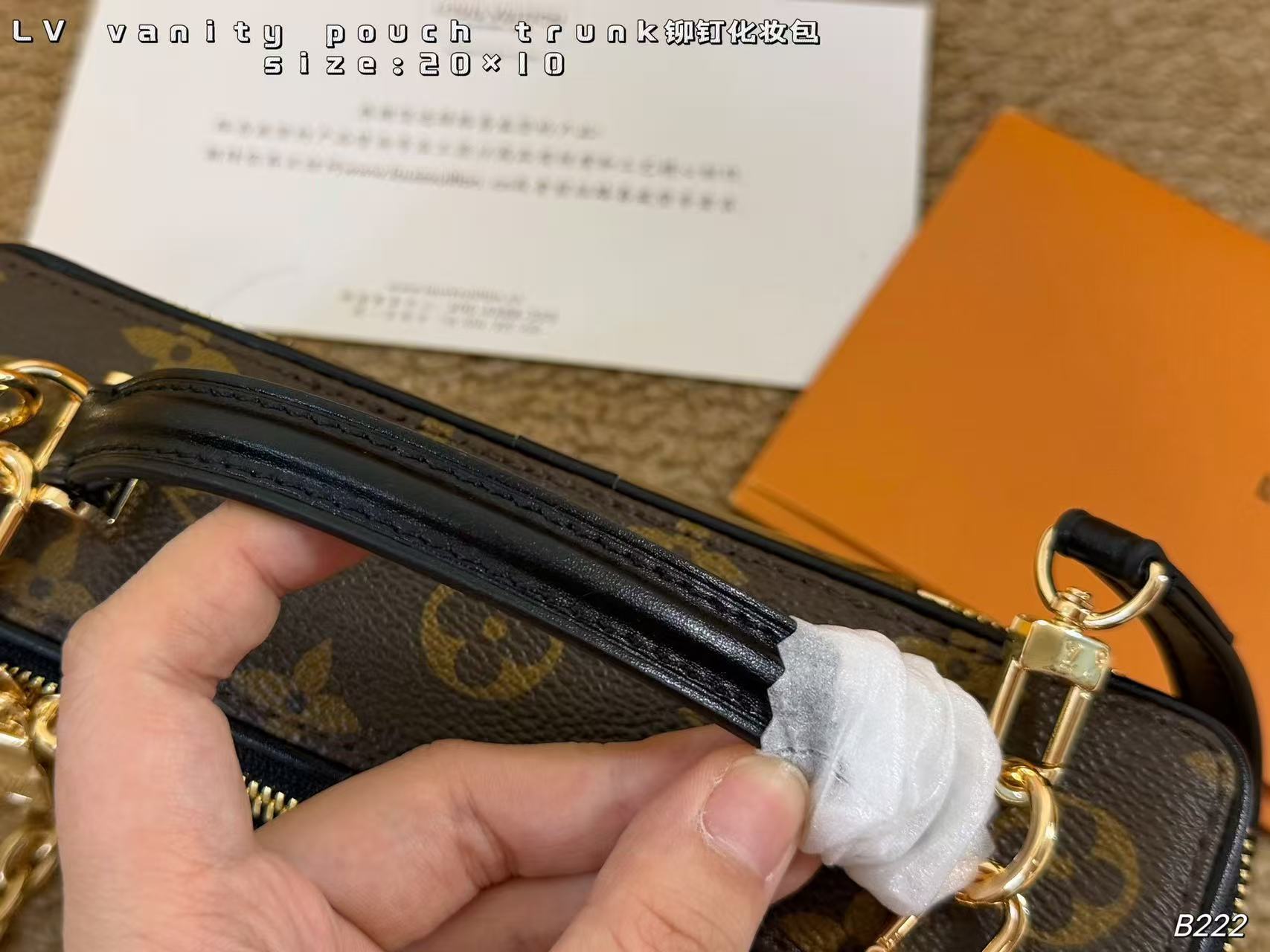 LV スタッズ＆チェーン コスメポーチ【50％割引+送料無料】