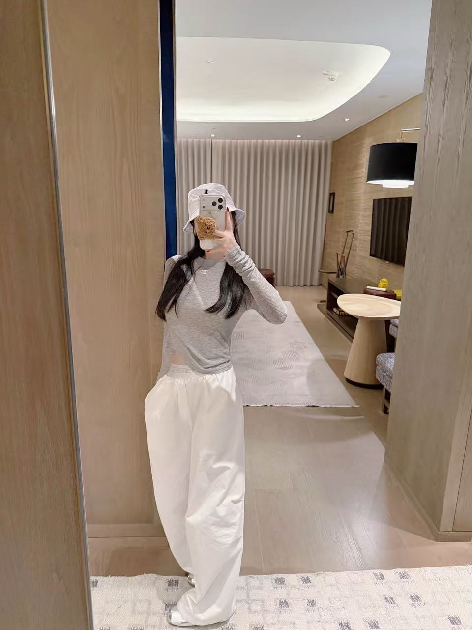CHANEL シンプルなダブルC 長袖Tシャツ【50％割引+送料無料】