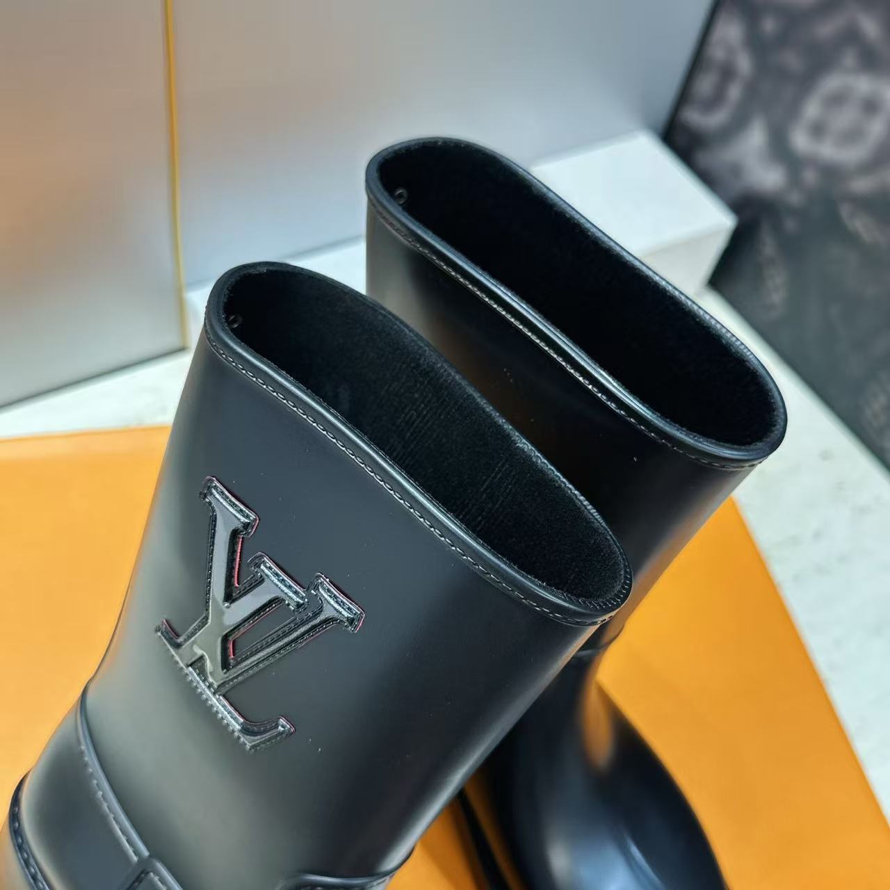 LV 高品質・シンプル 牛革ショートブーツ【50％割引+送料無料】