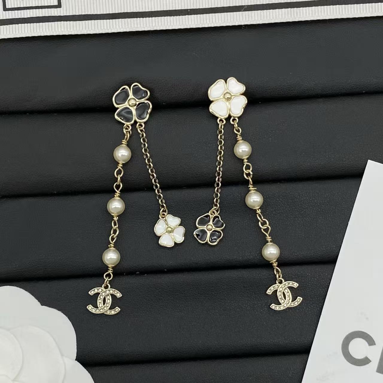 CHANEL パール＆フラワー ピアス【50％割引+送料無料】