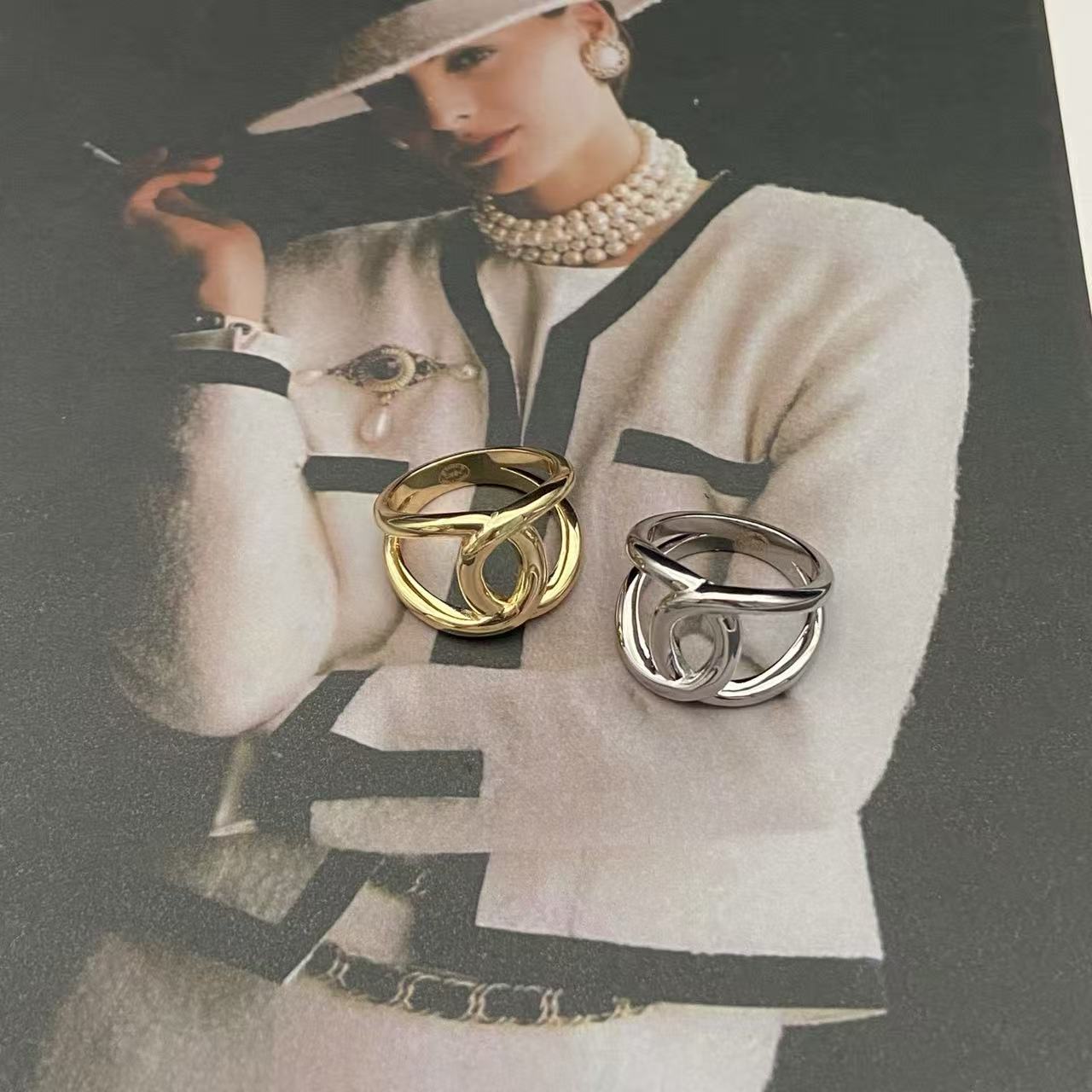 CHANEL シンプルなダブルCリング【50％割引+送料無料】