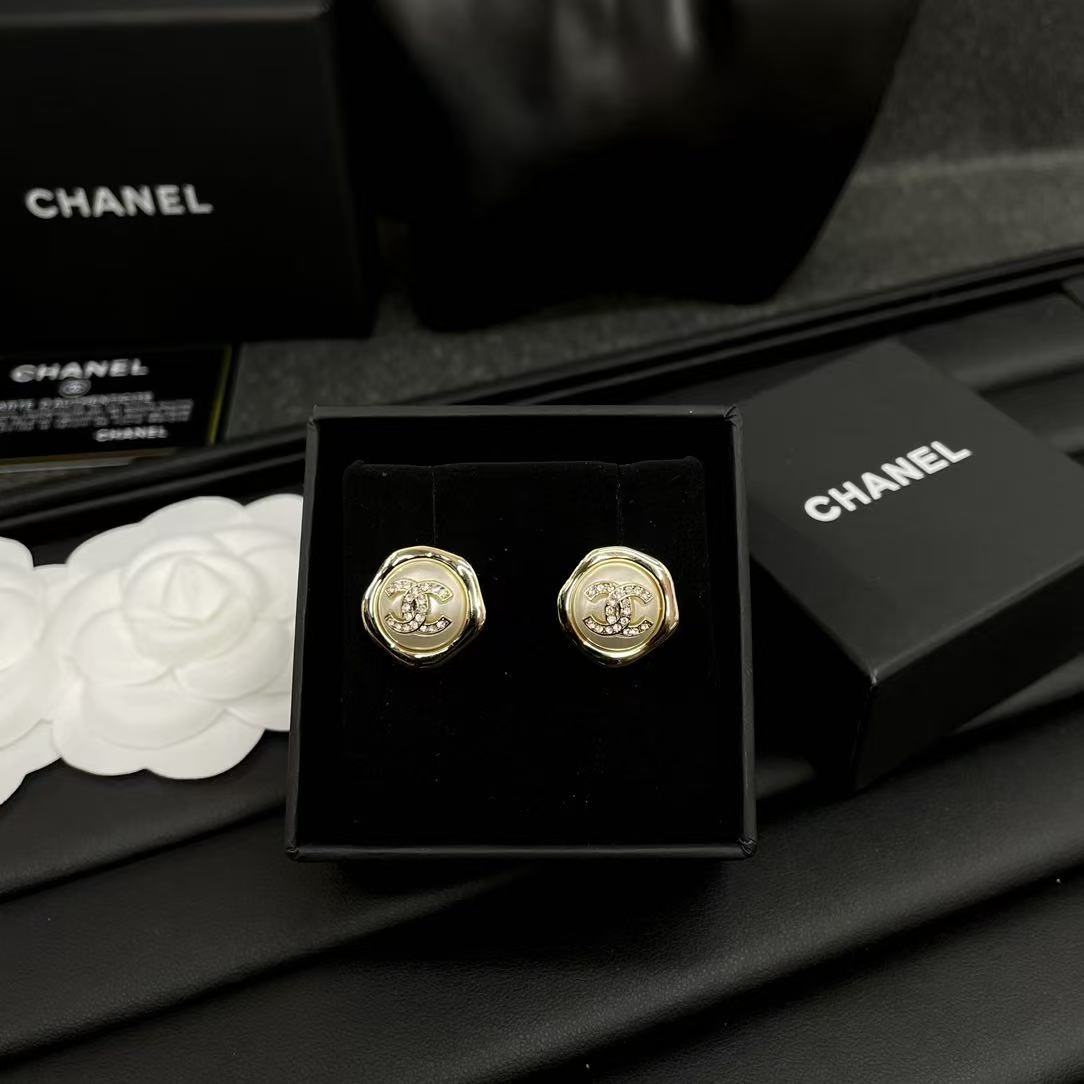 CHANE1 ダブルC ダイヤモンドスタッドピアス【50％割引+送料無料】