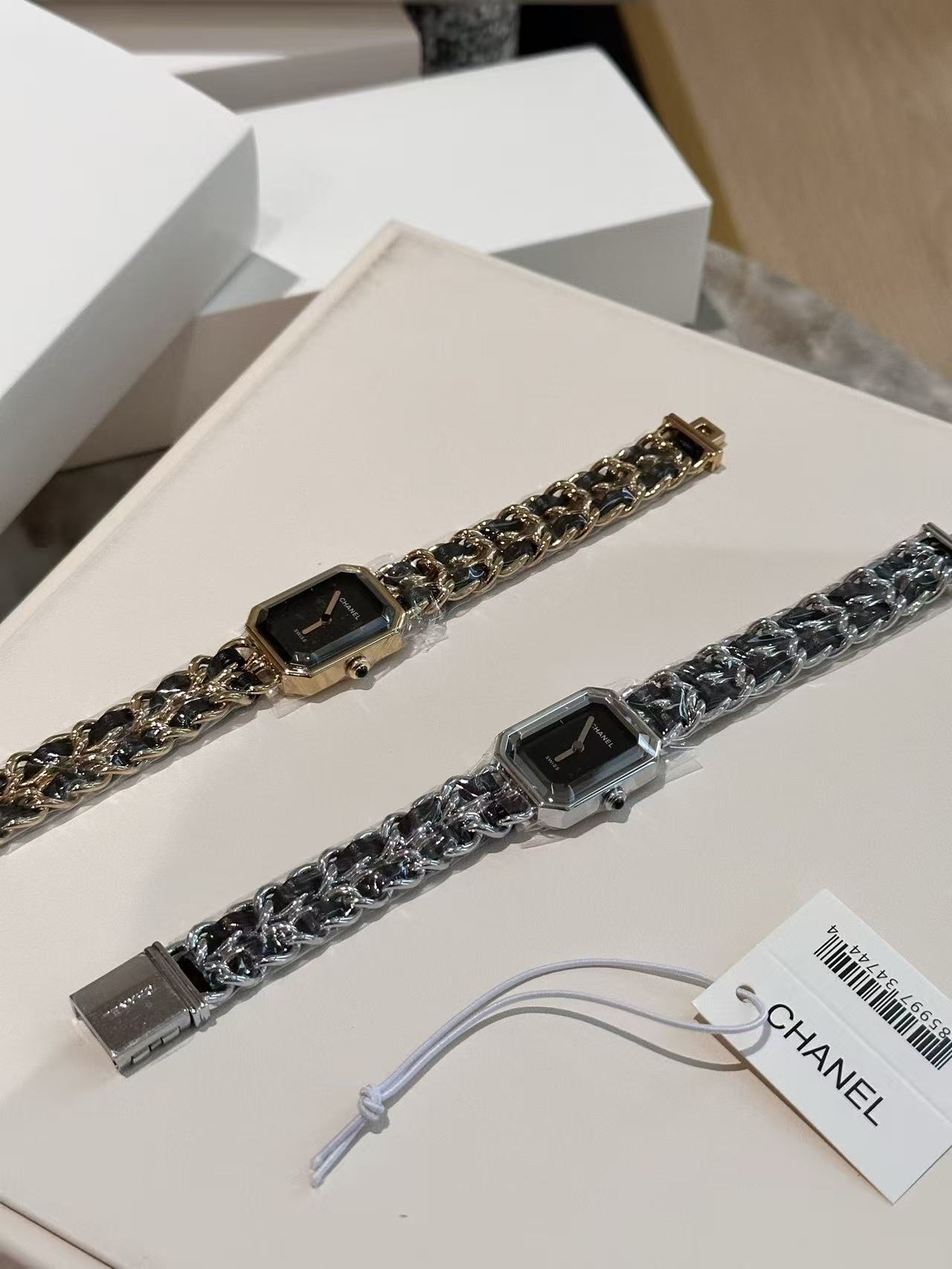 CHANEL スクエア型レディースウォッチ【50％割引+送料無料】