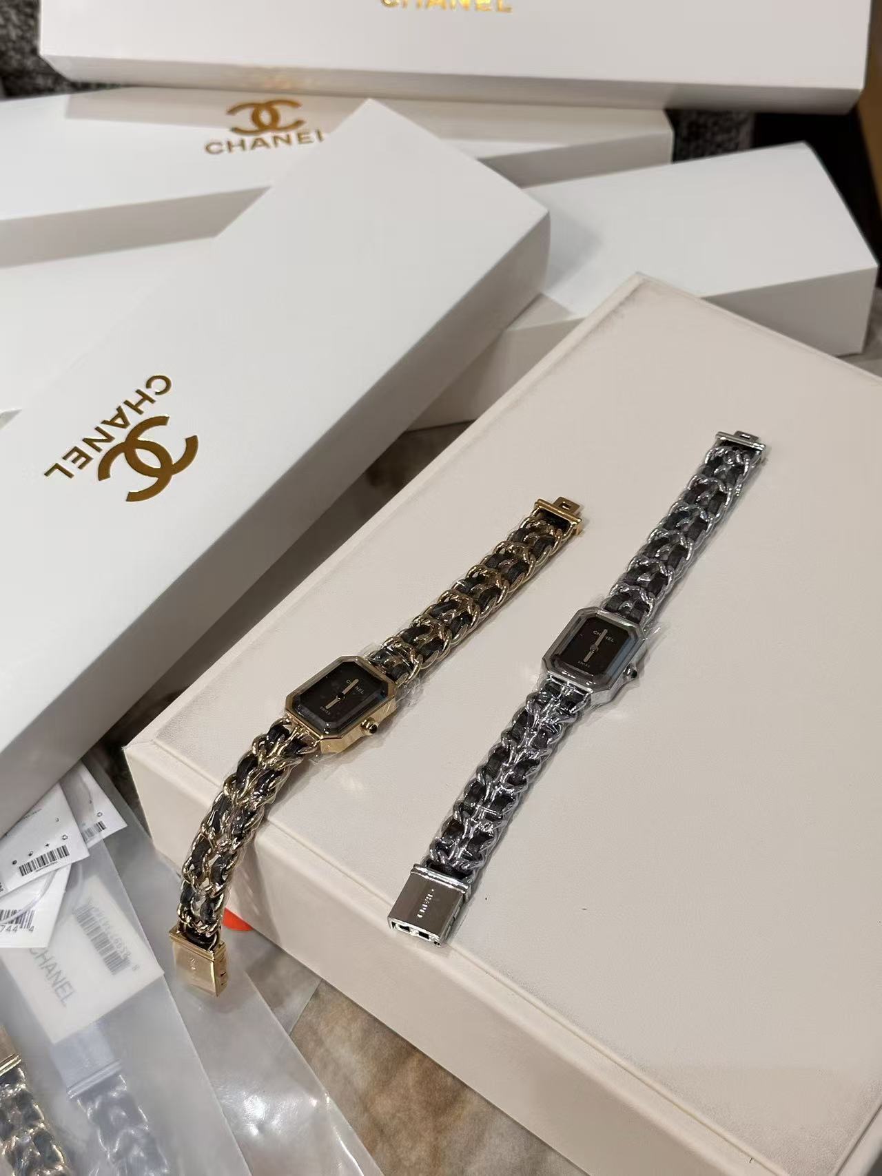 CHANEL スクエア型レディースウォッチ【50％割引+送料無料】