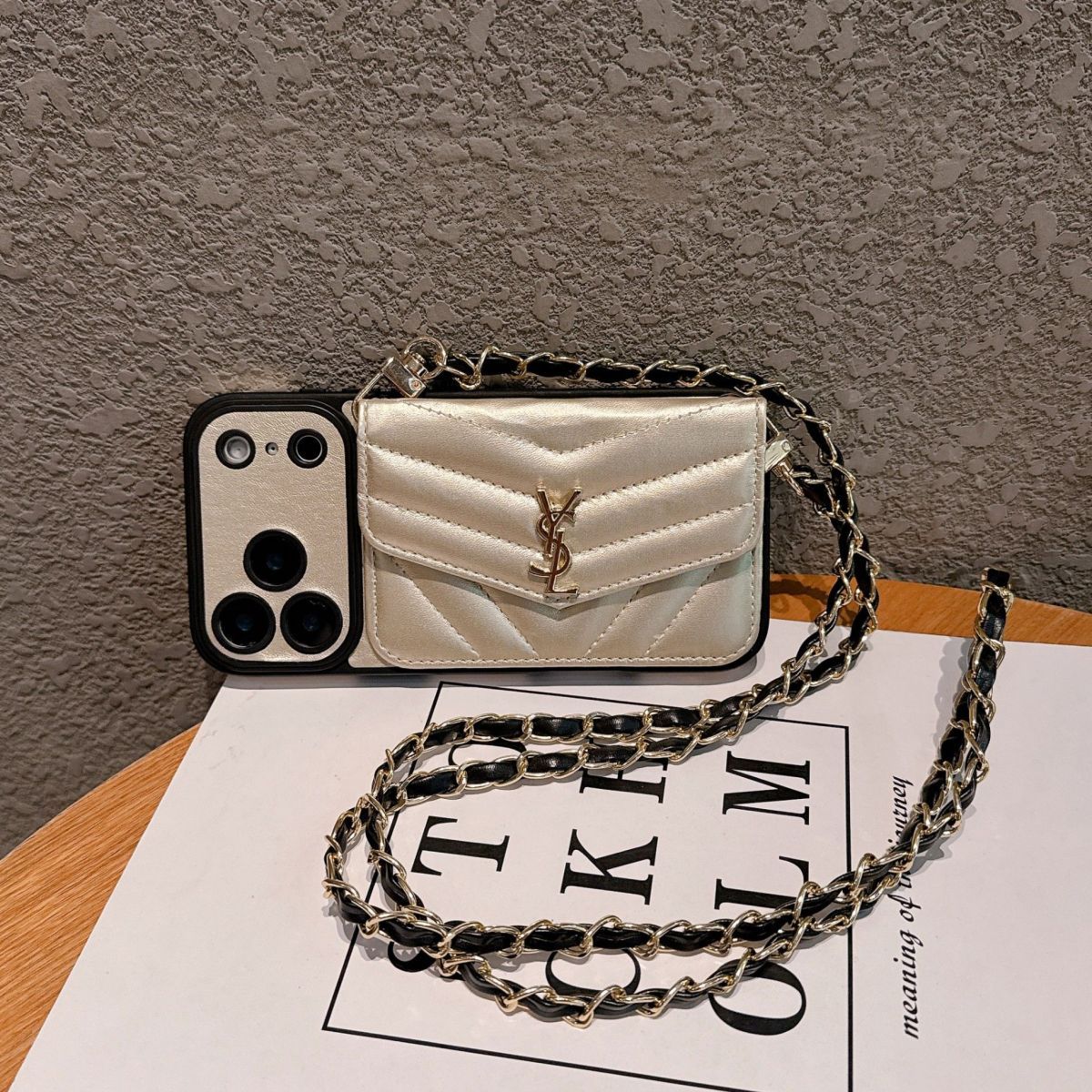 📱YSLチェーンスマホケース💎