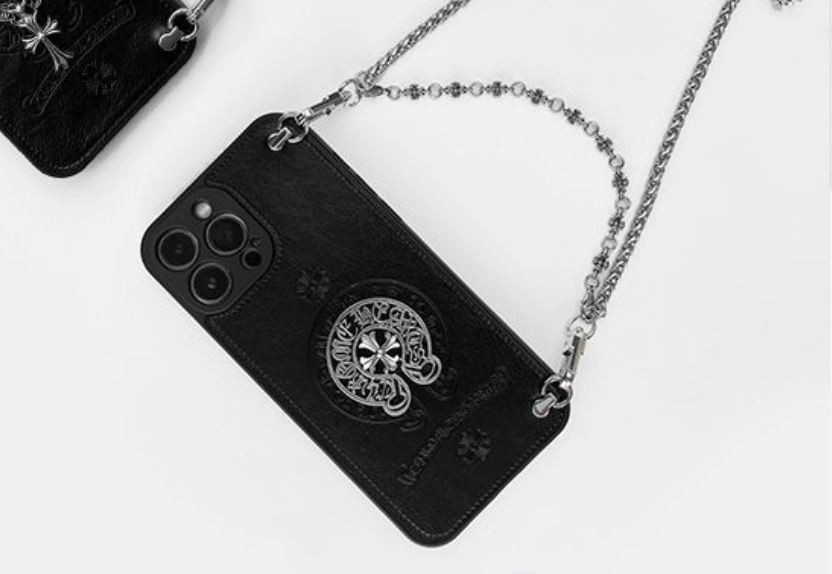 ✝️[CHR0ME HEARTS]✝️ペンダントレザー携帯電話ケース（チェーンを3つプレゼント）📱【50%オフ+送料無料】