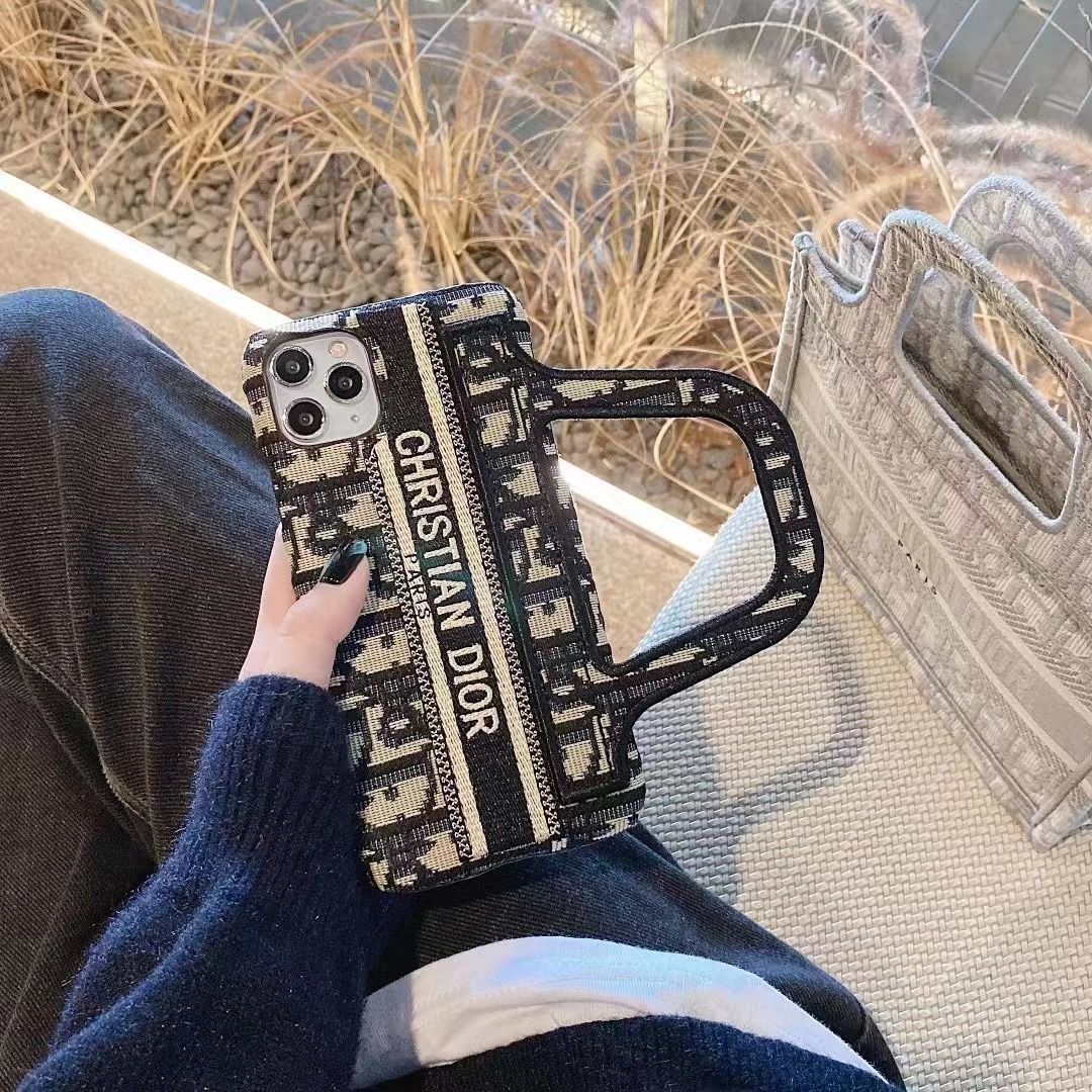 [DI0R]👄刺繍入り財布電話ケース📱【50%オフ+送料無料】