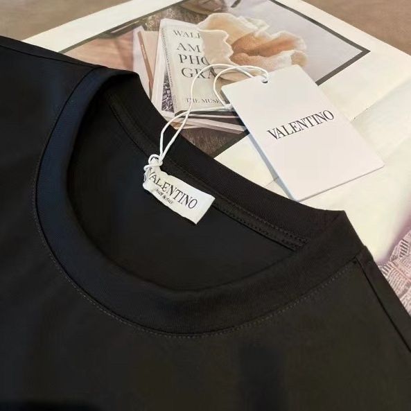 VALENT1NO ラウンドネック半袖Tシャツ【 50％割引+送料無料】