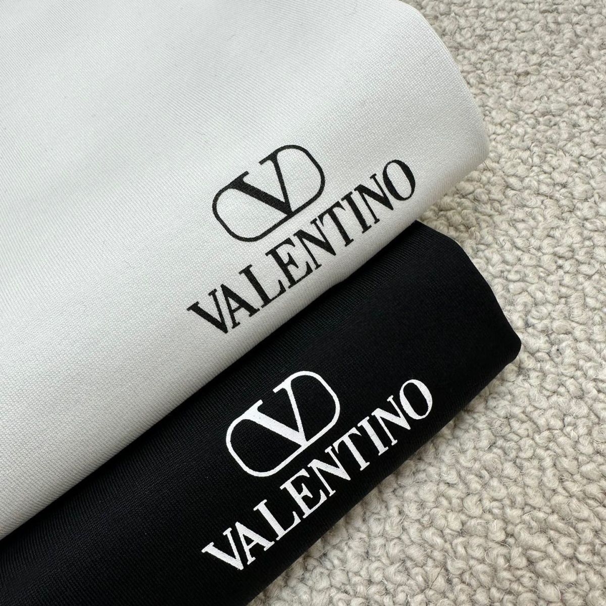 VALENT1NO ラウンドネック メンズ＆レディース Tシャツ【 50％割引+送料無料】