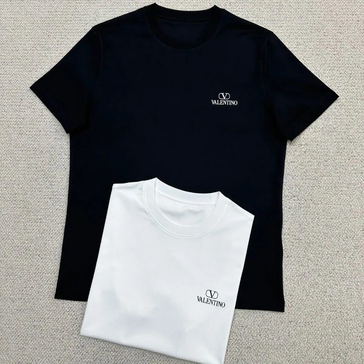 VALENT1NO ラウンドネック メンズ＆レディース Tシャツ【 50％割引+送料無料】