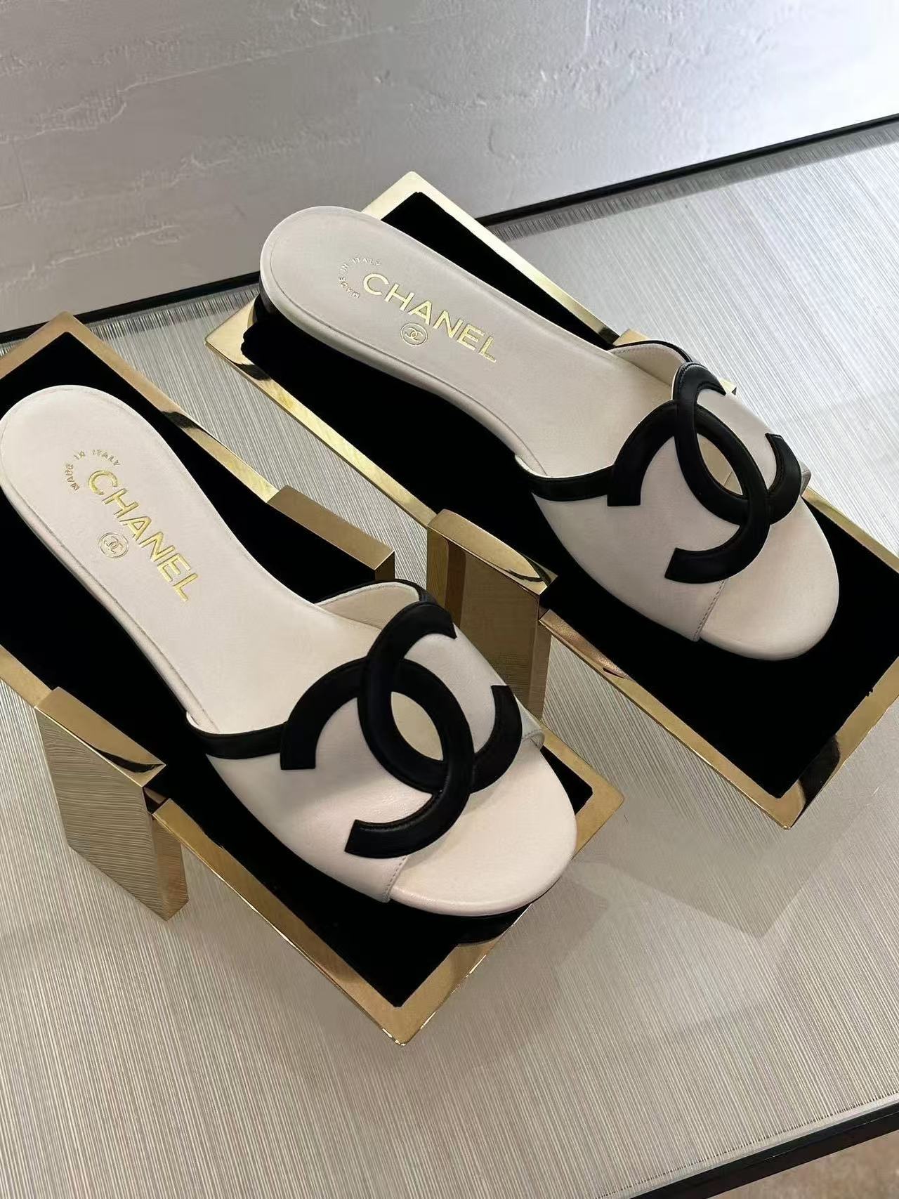 🥿CHANE1-26C フラットサンダル👠